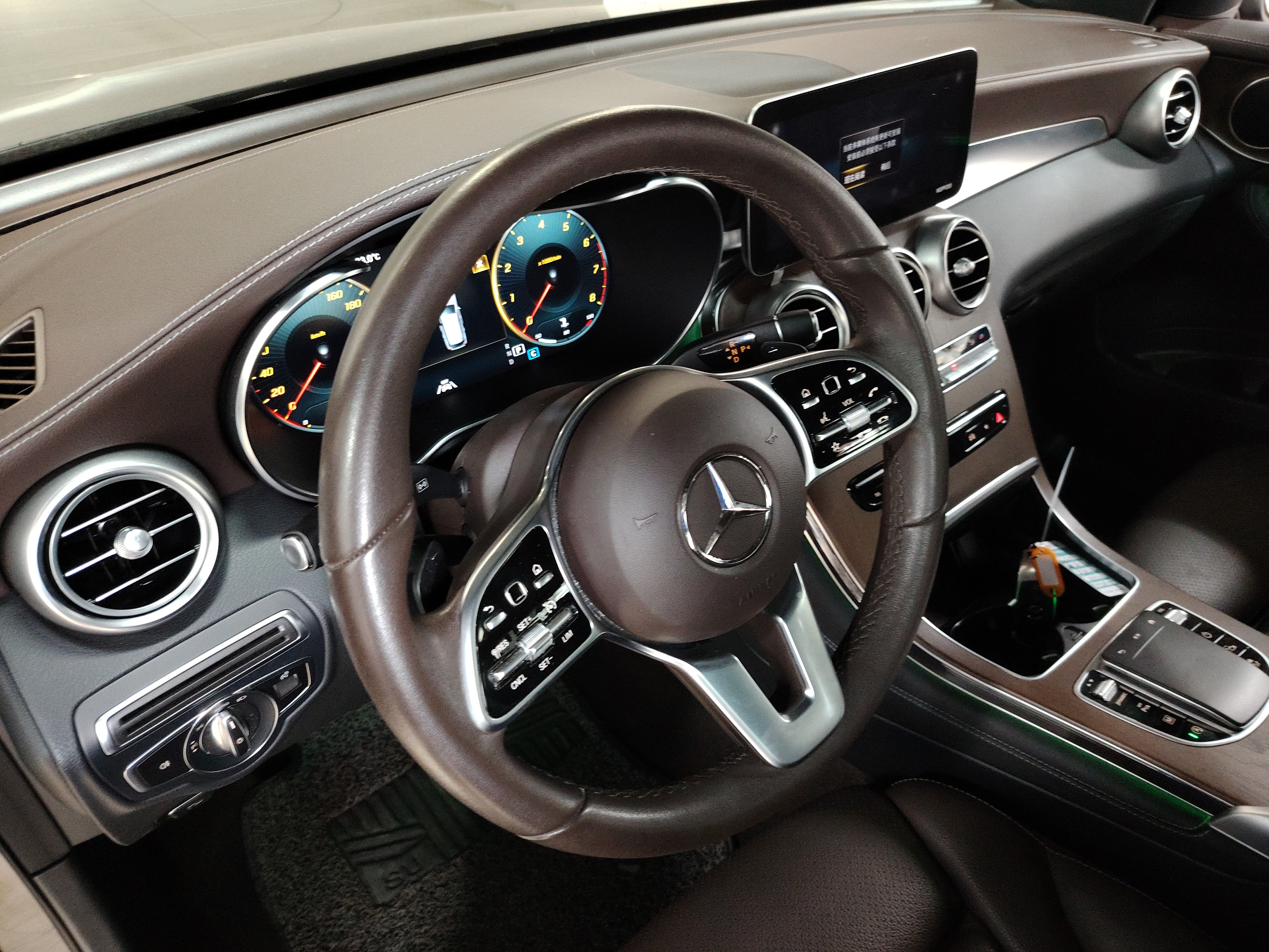 Mercedes Benz GLC 2020 — фото 15