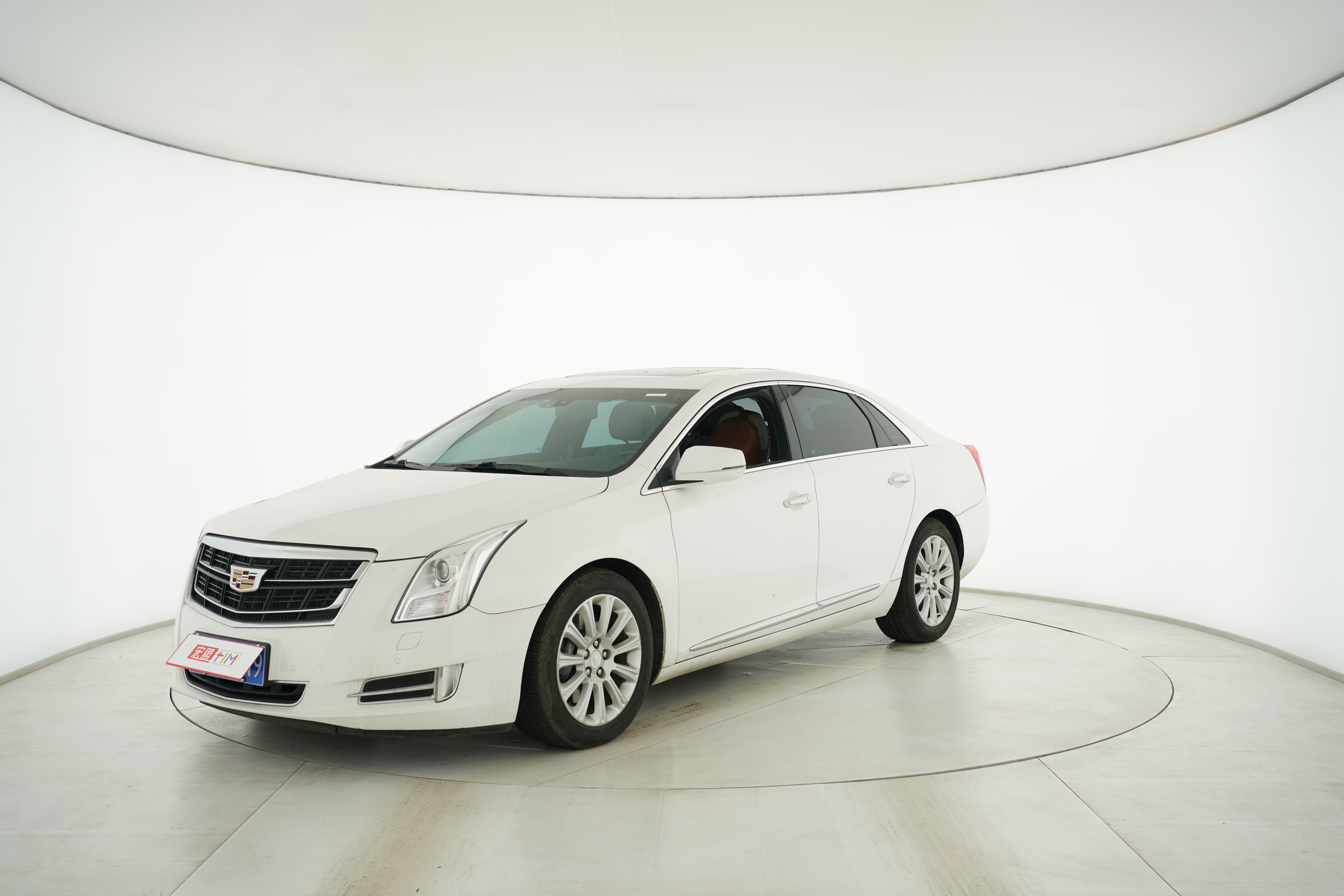 Cadillac XTS 2016 — фото 1