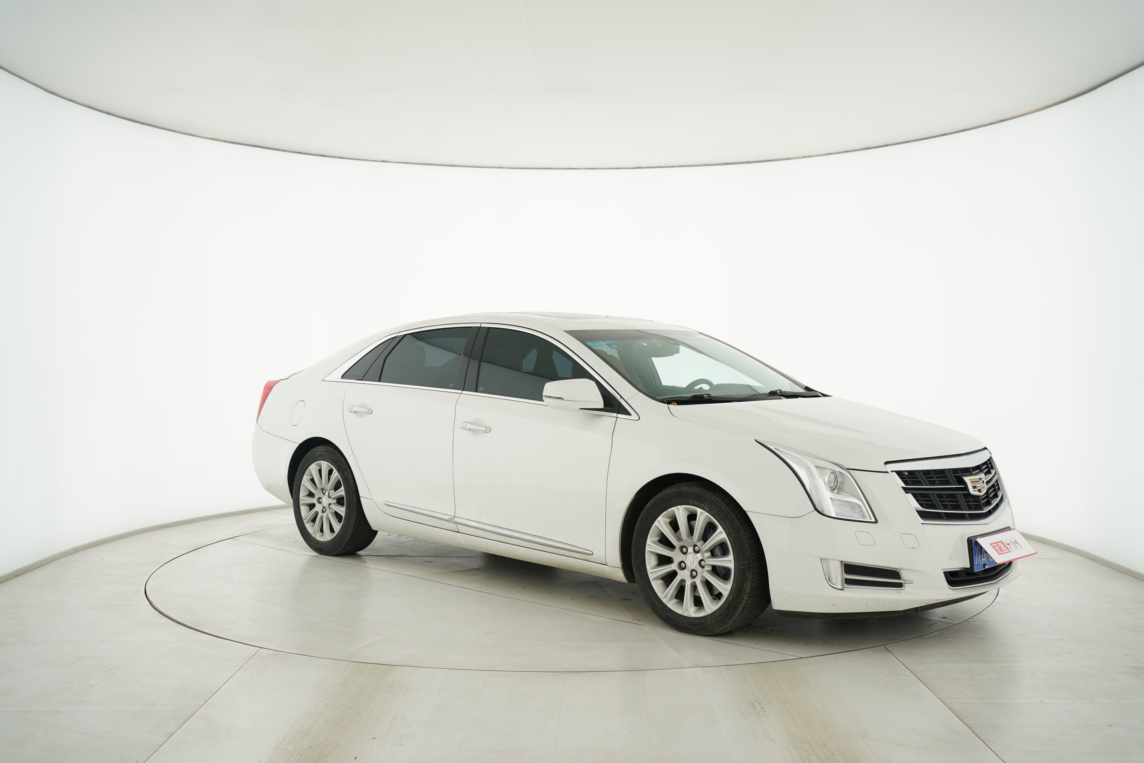 Cadillac XTS 2016 — фото 10