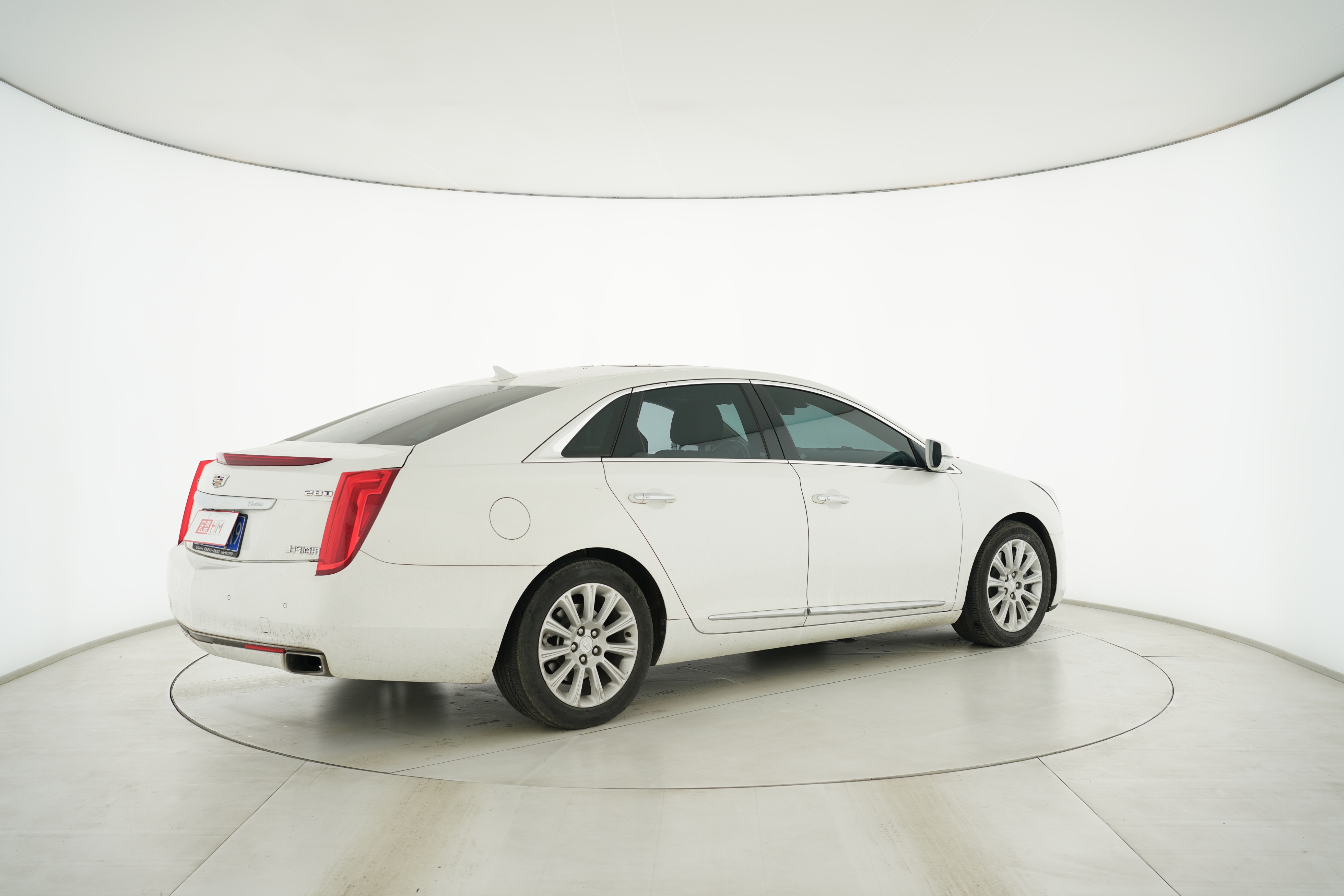 Cadillac XTS 2016 — фото 12