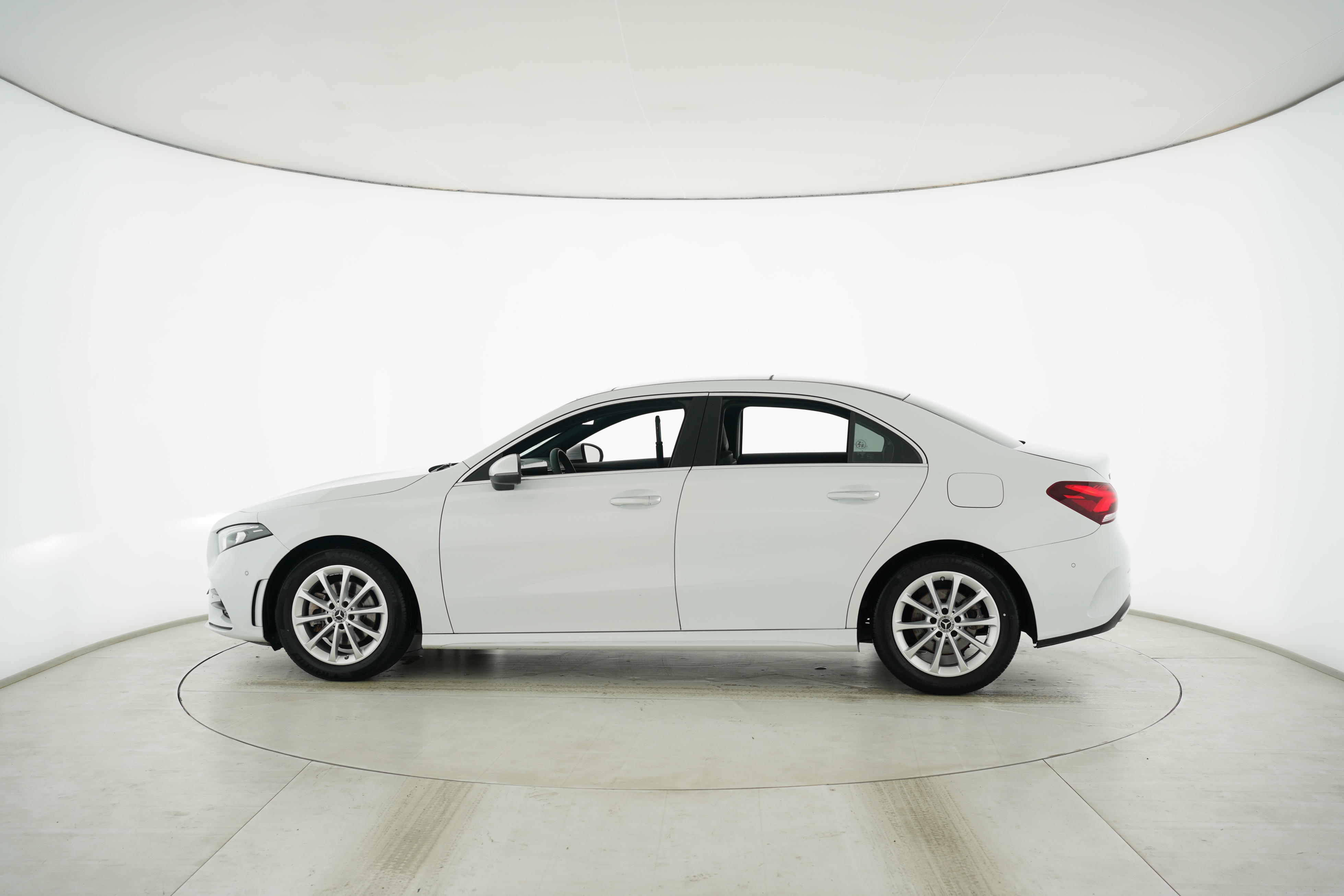 Mercedes Benz A-Class 2020 — фото 6