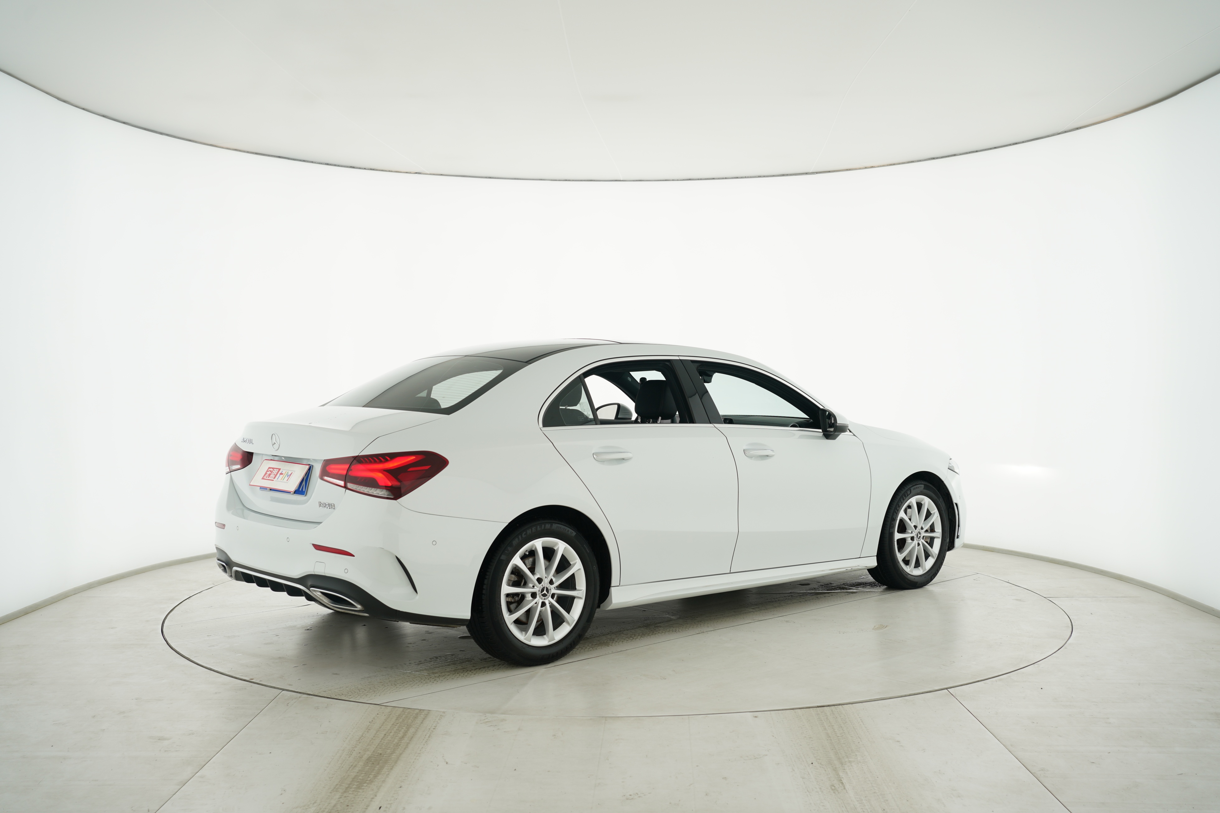 Mercedes Benz A-Class 2020 — фото 12