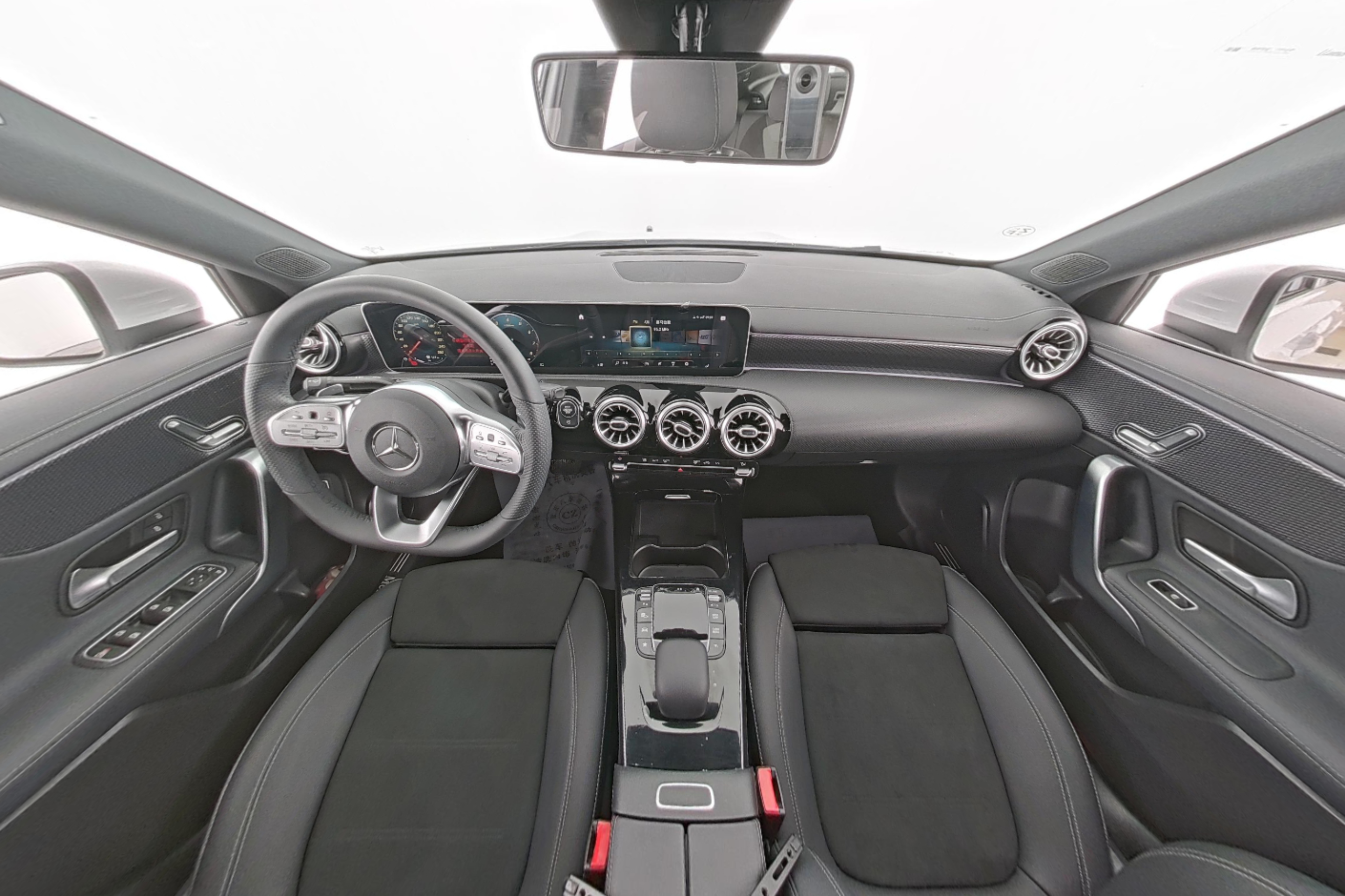 Mercedes Benz A-Class 2020 — фото 14