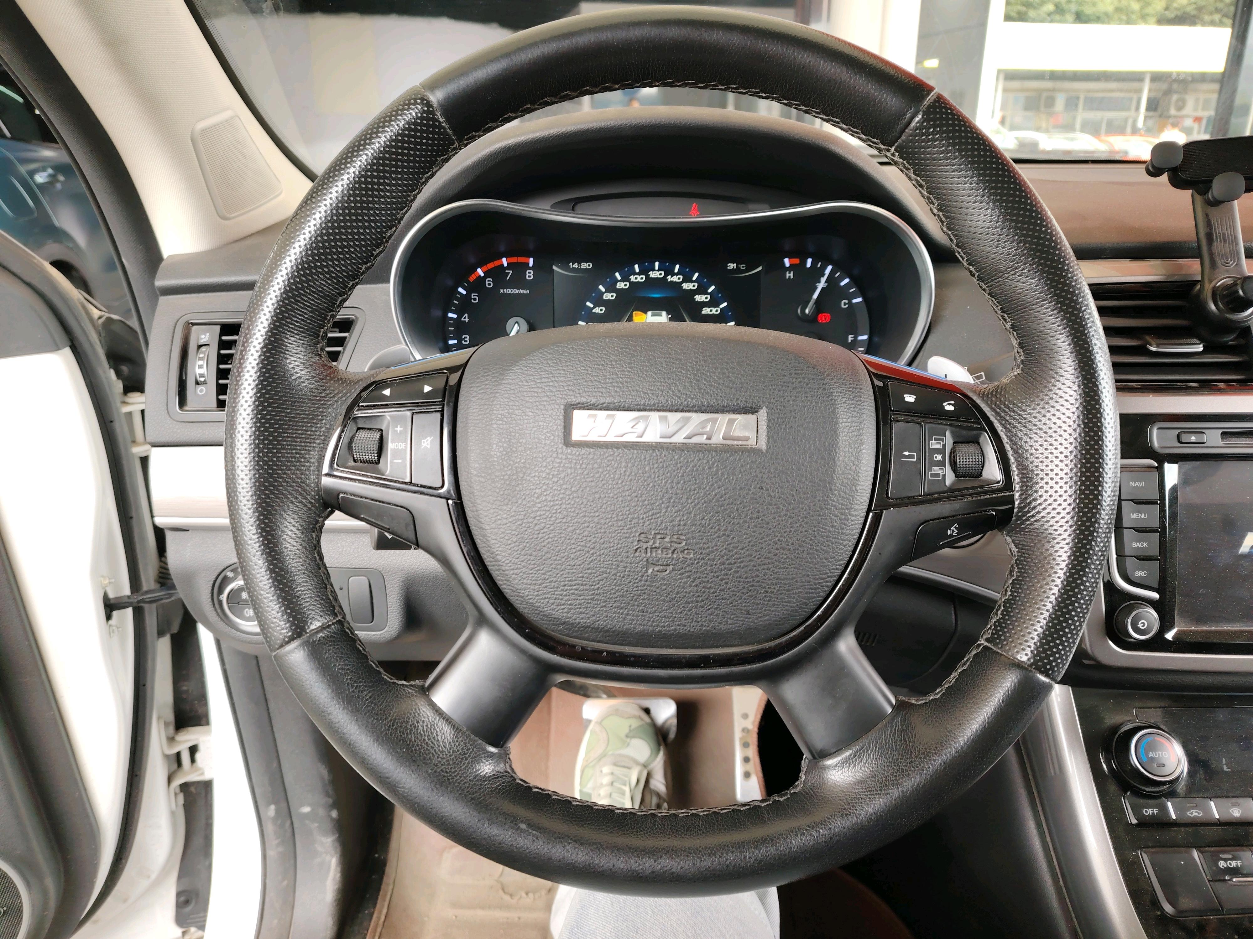 HAVAL H8 2017 — фото 15