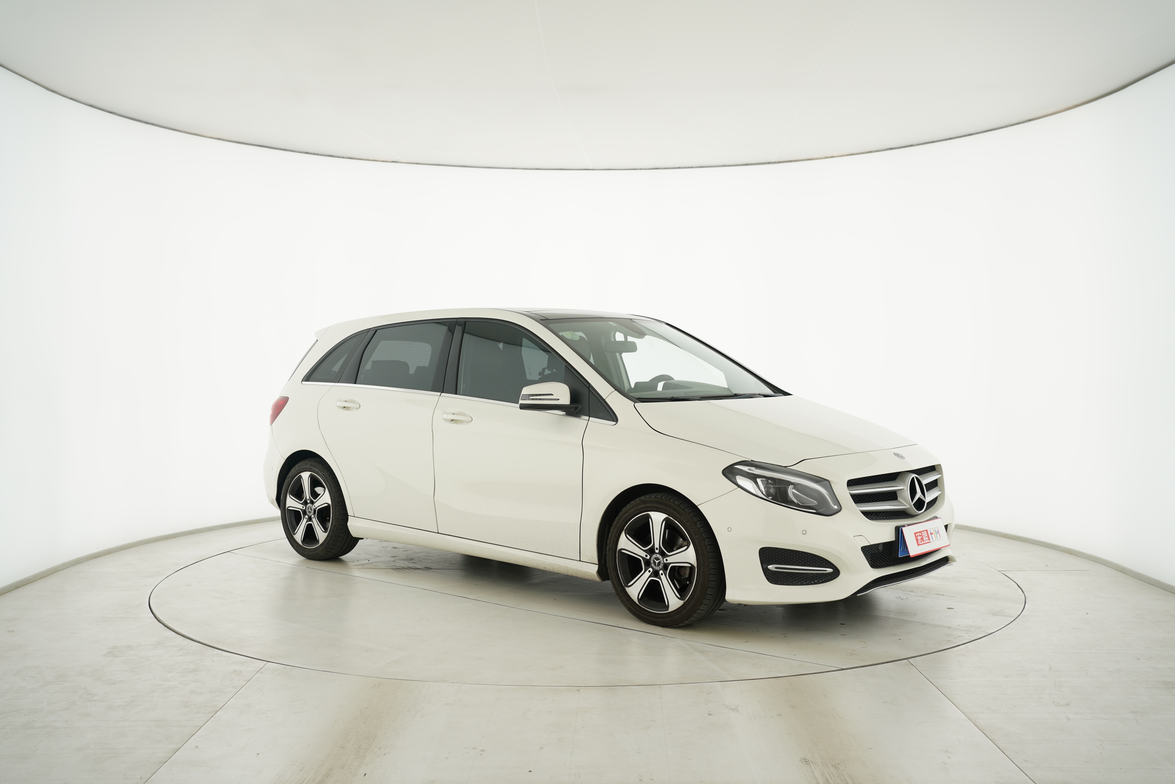 Mercedes Benz B-Class 2023 — фото 10