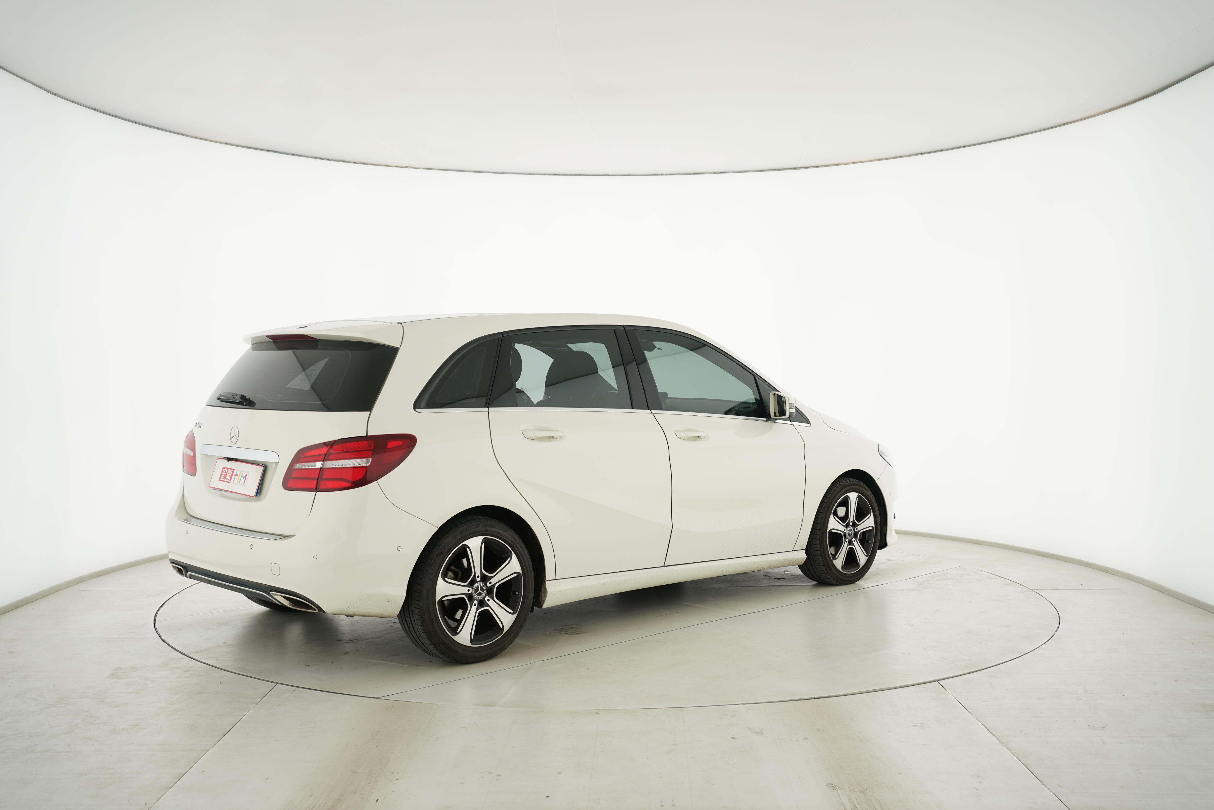 Mercedes Benz B-Class 2023 — фото 12