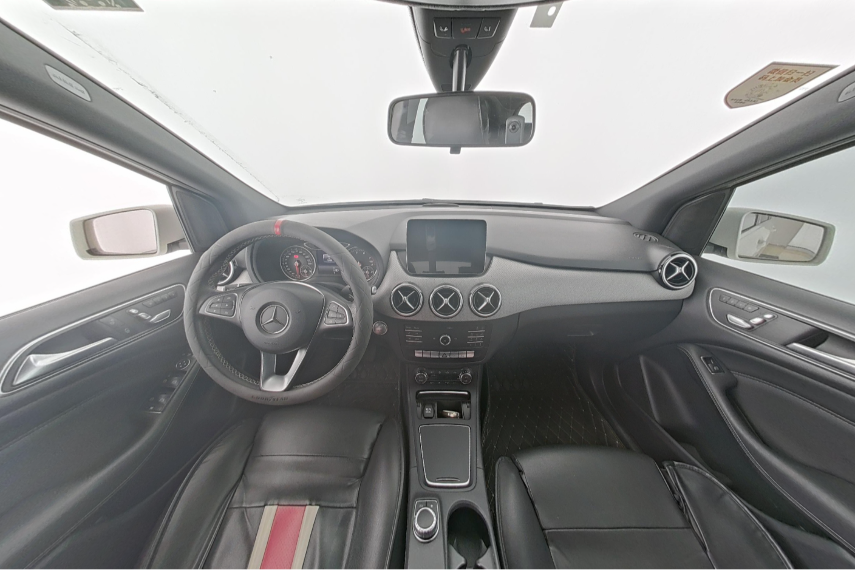 Mercedes Benz B-Class 2023 — фото 14
