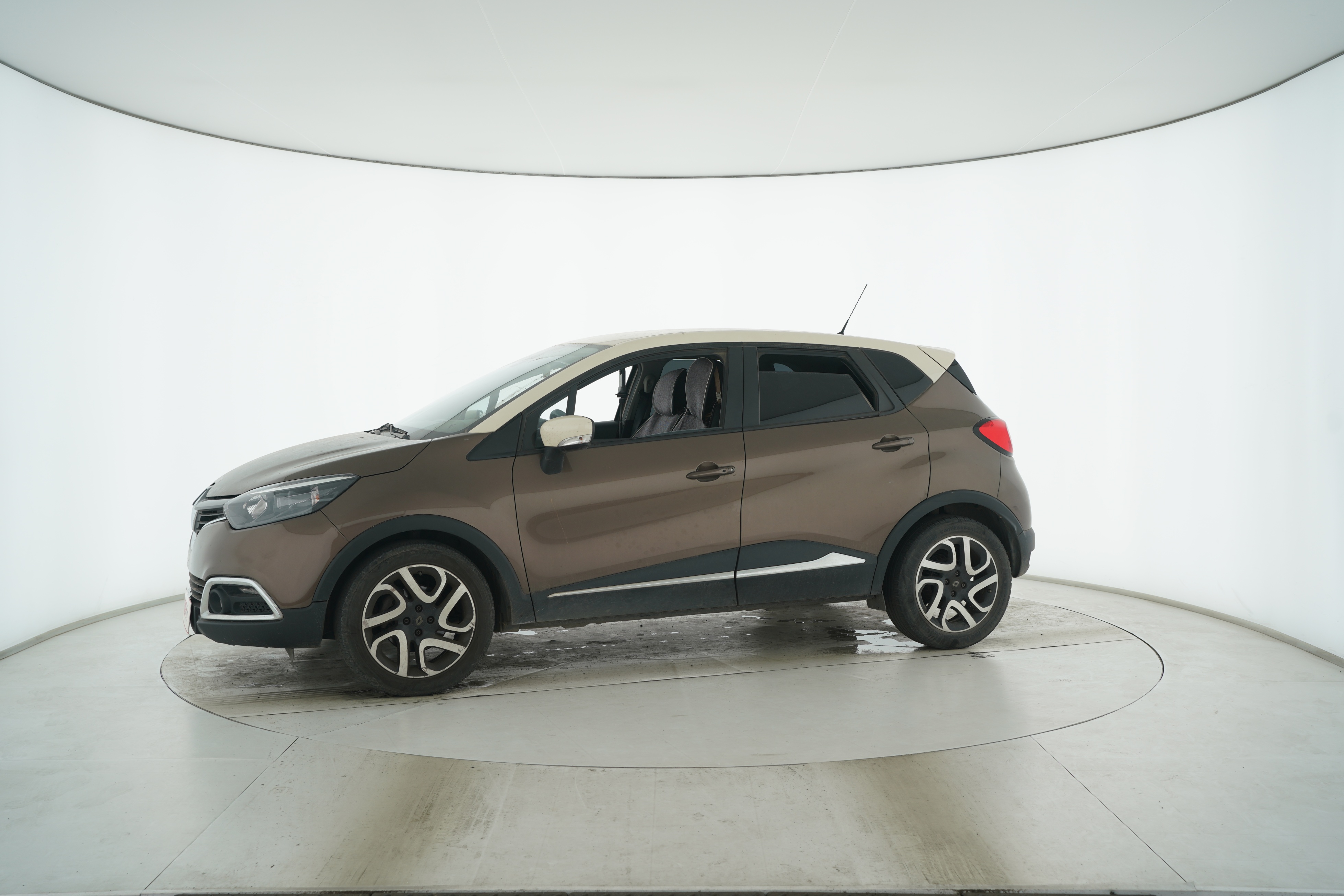 Renault Kabin 2015 — фото 7
