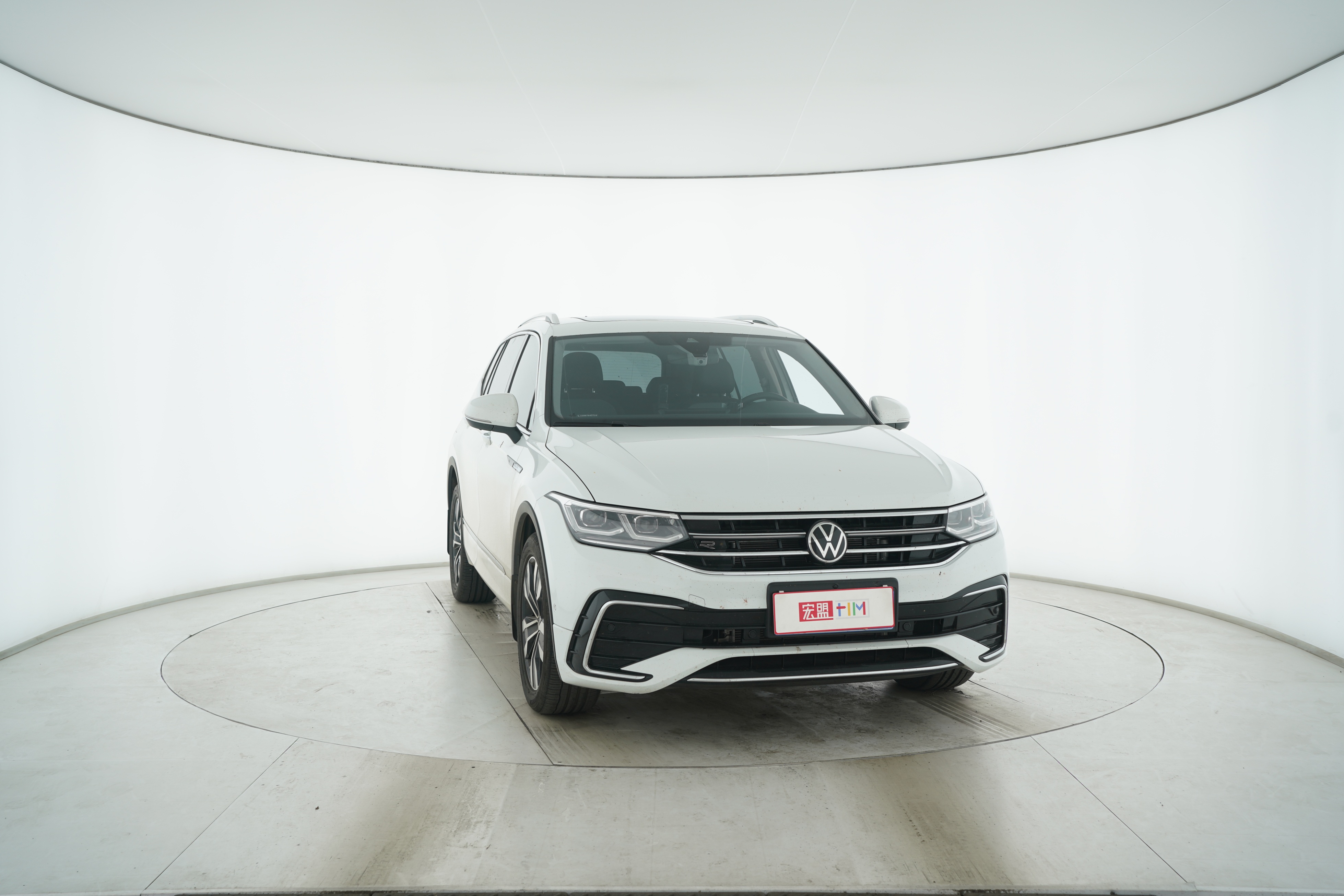 Volkswagen Tiguan L 2023 — фото 8