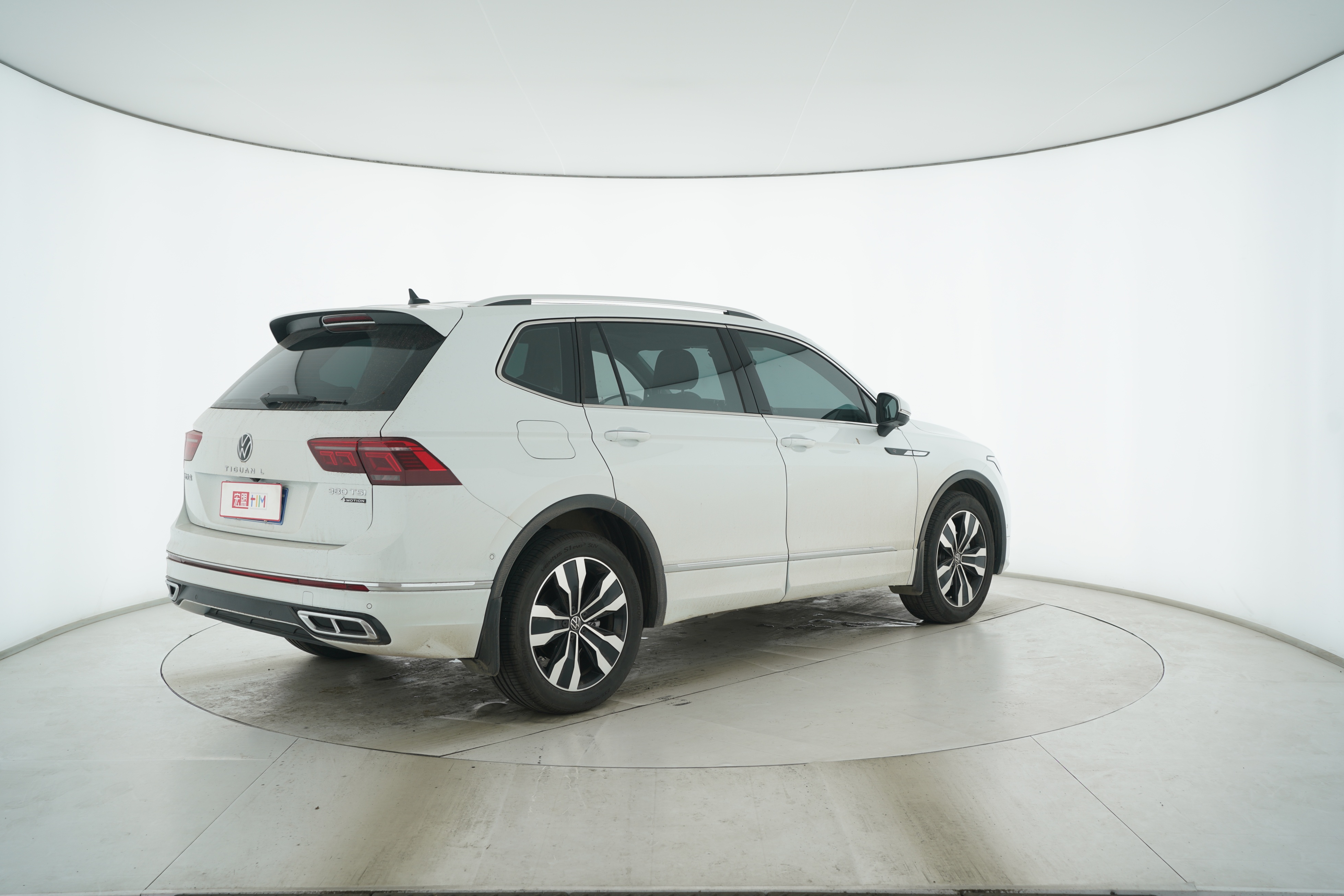 Volkswagen Tiguan L 2023 — фото 12
