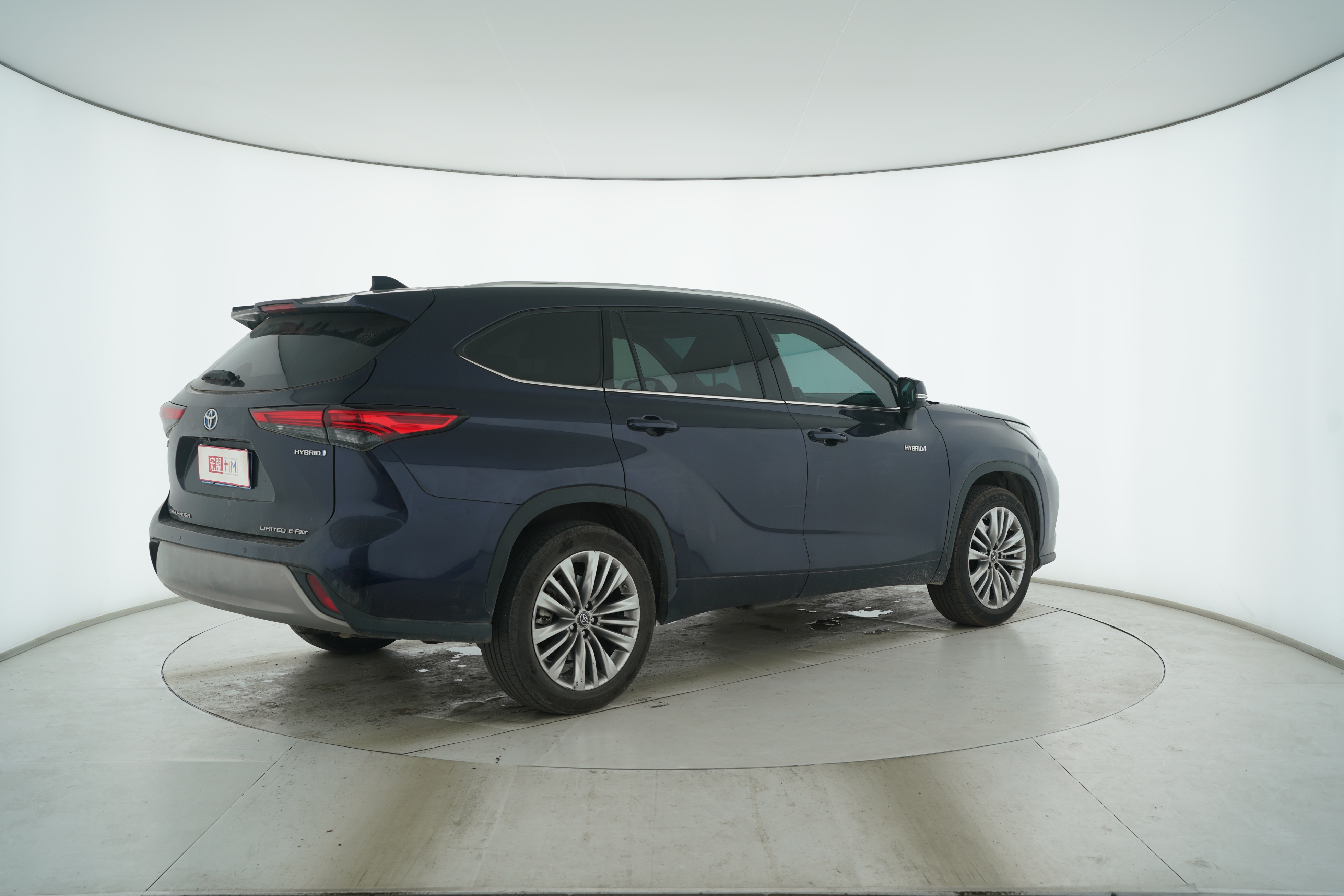 Toyota Highlander 2022 — фото 12
