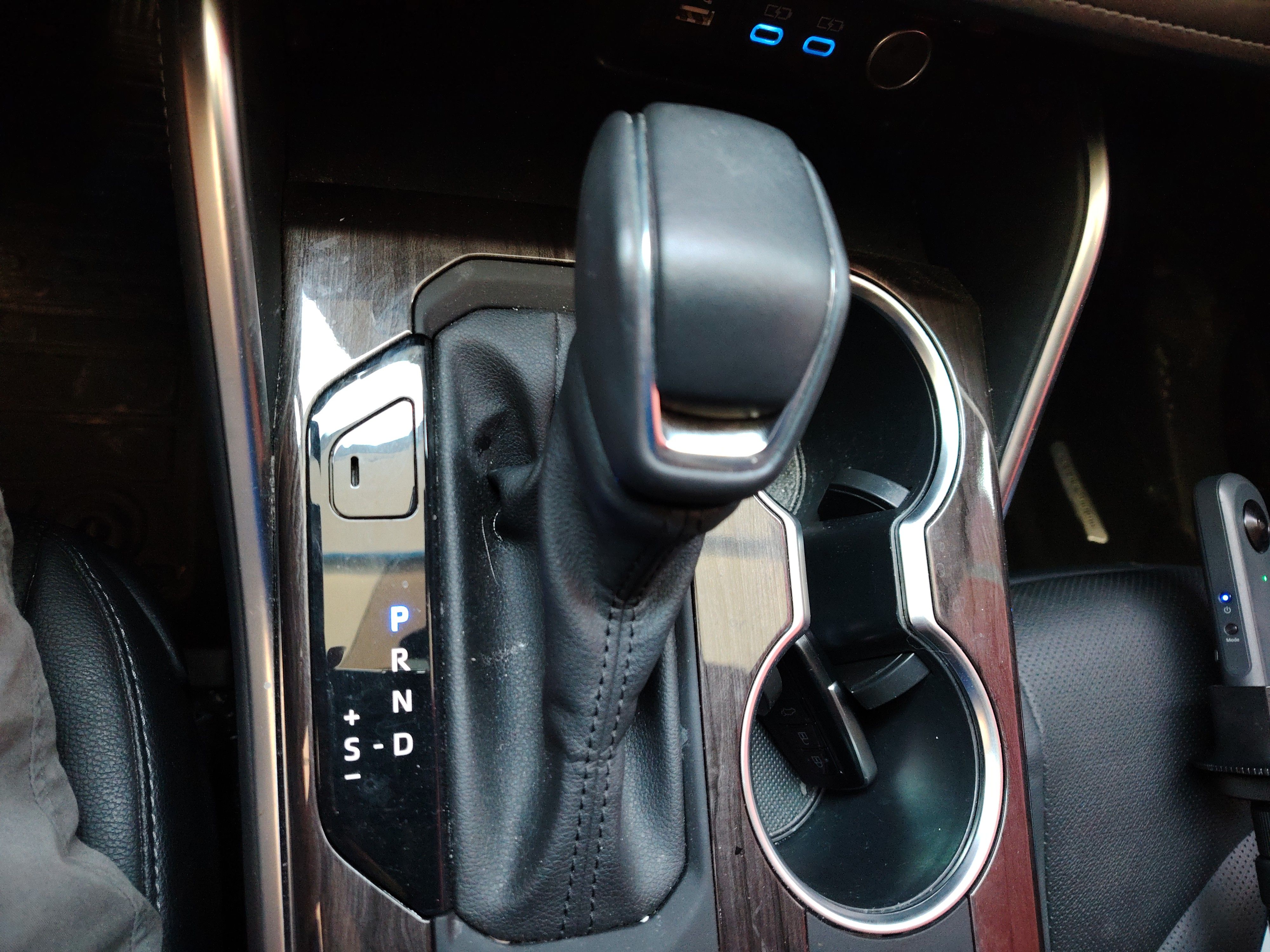 Toyota Highlander 2022 — фото 16