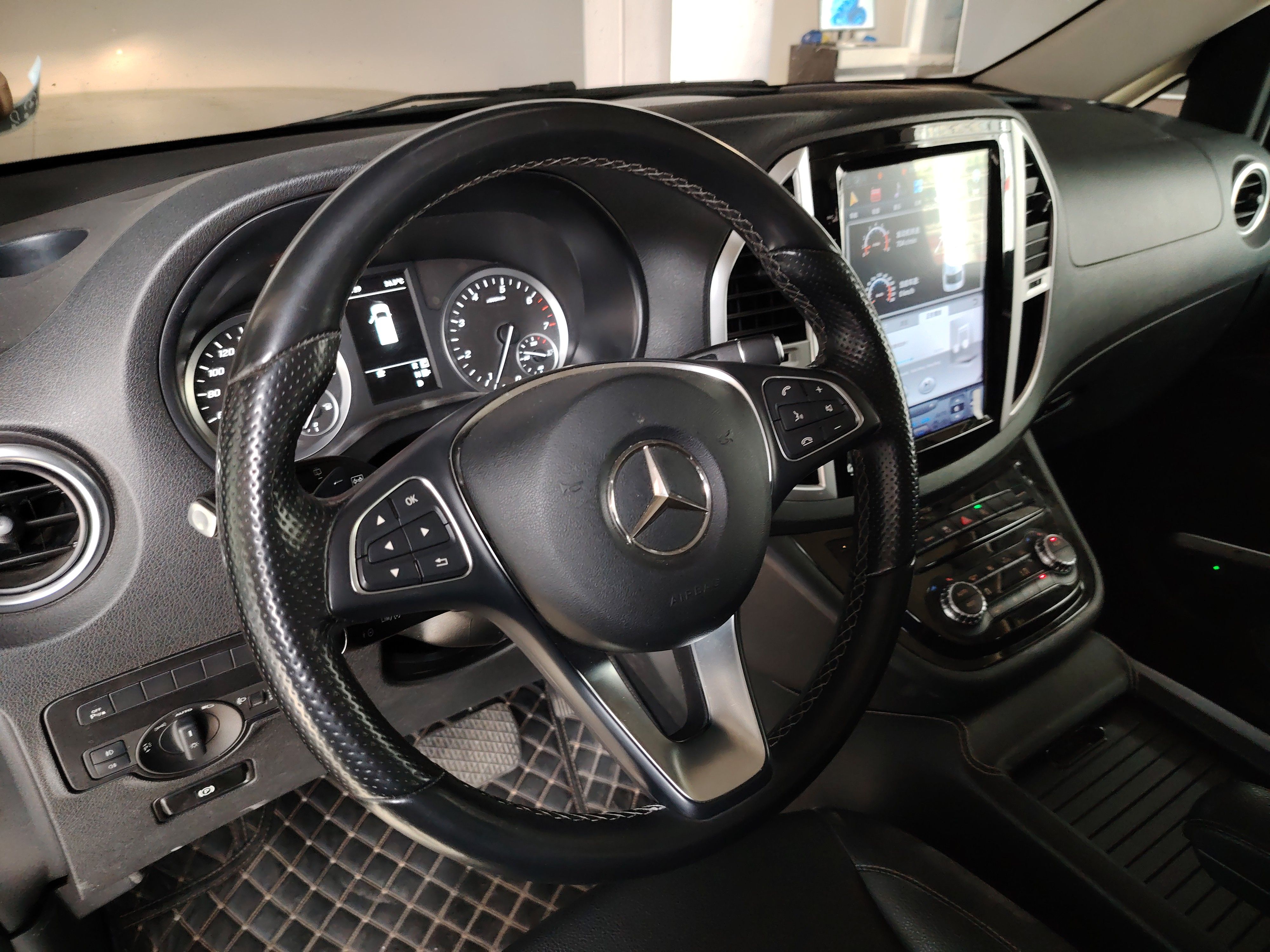 Mercedes Benz Weiteng 2020 — фото 15