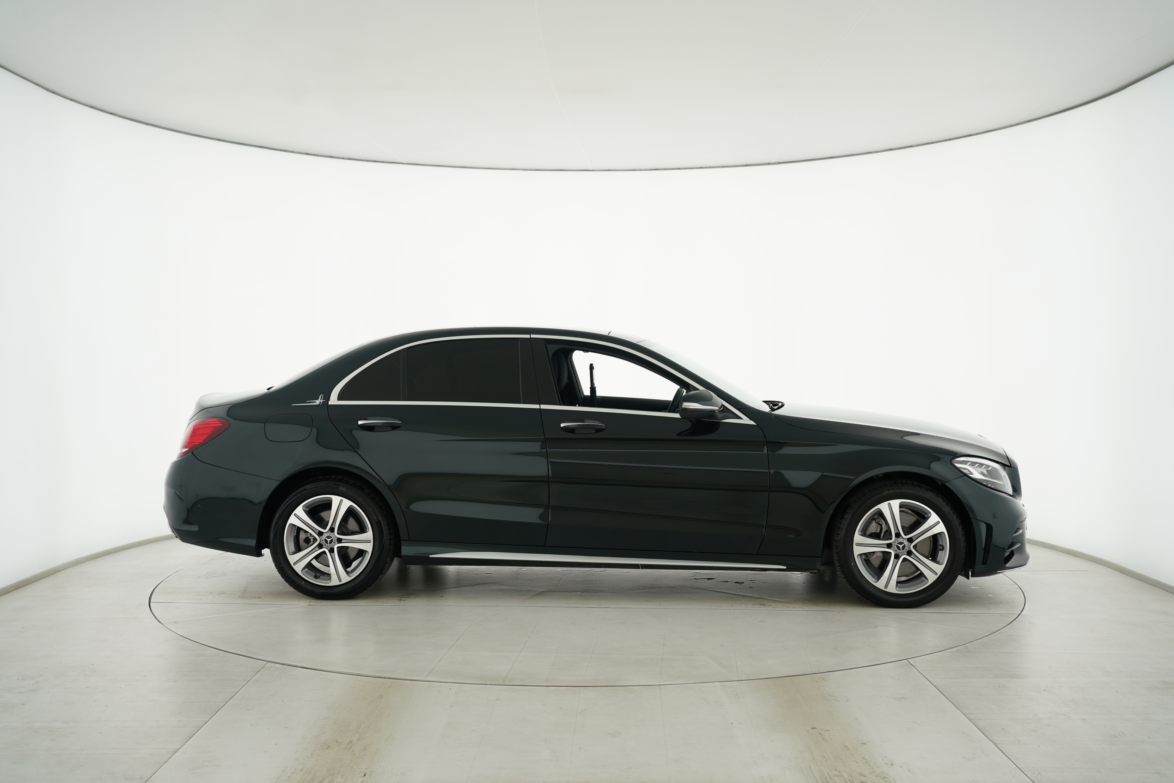 Mercedes Benz C-Class 2020 — фото 11