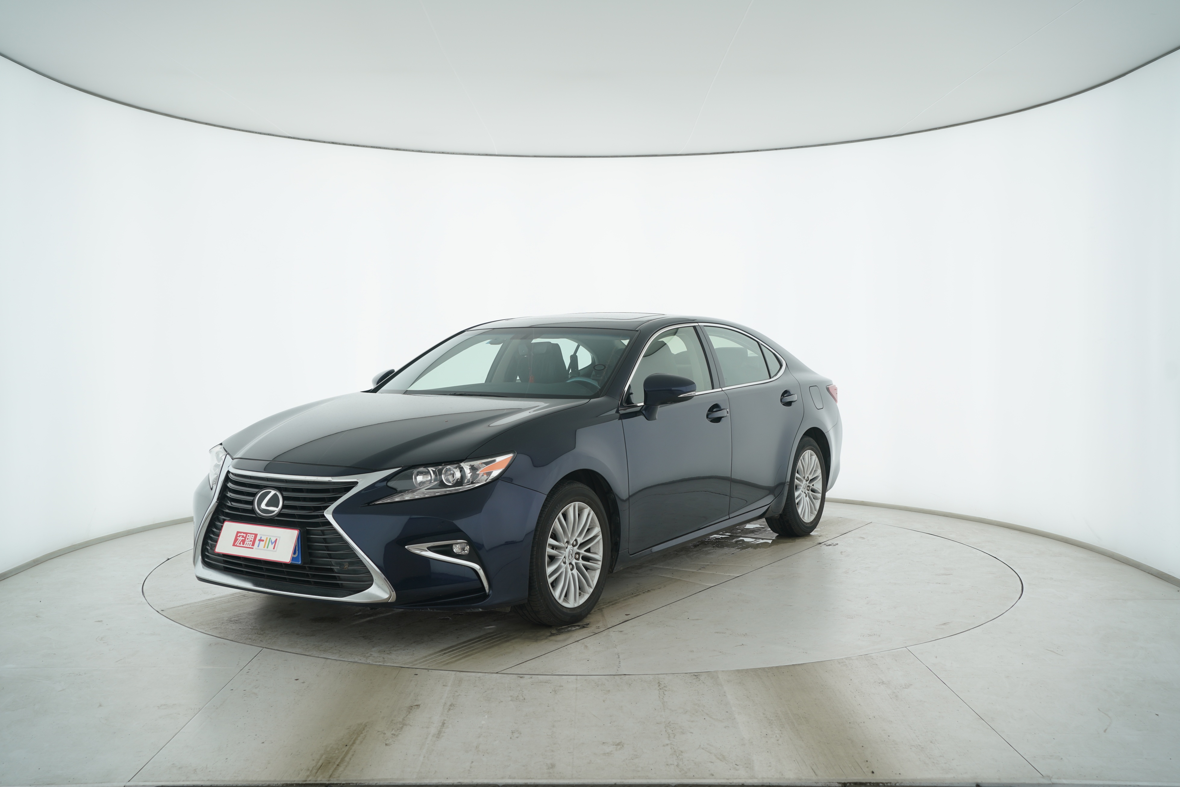 Lexus ES 2017 — фото 1