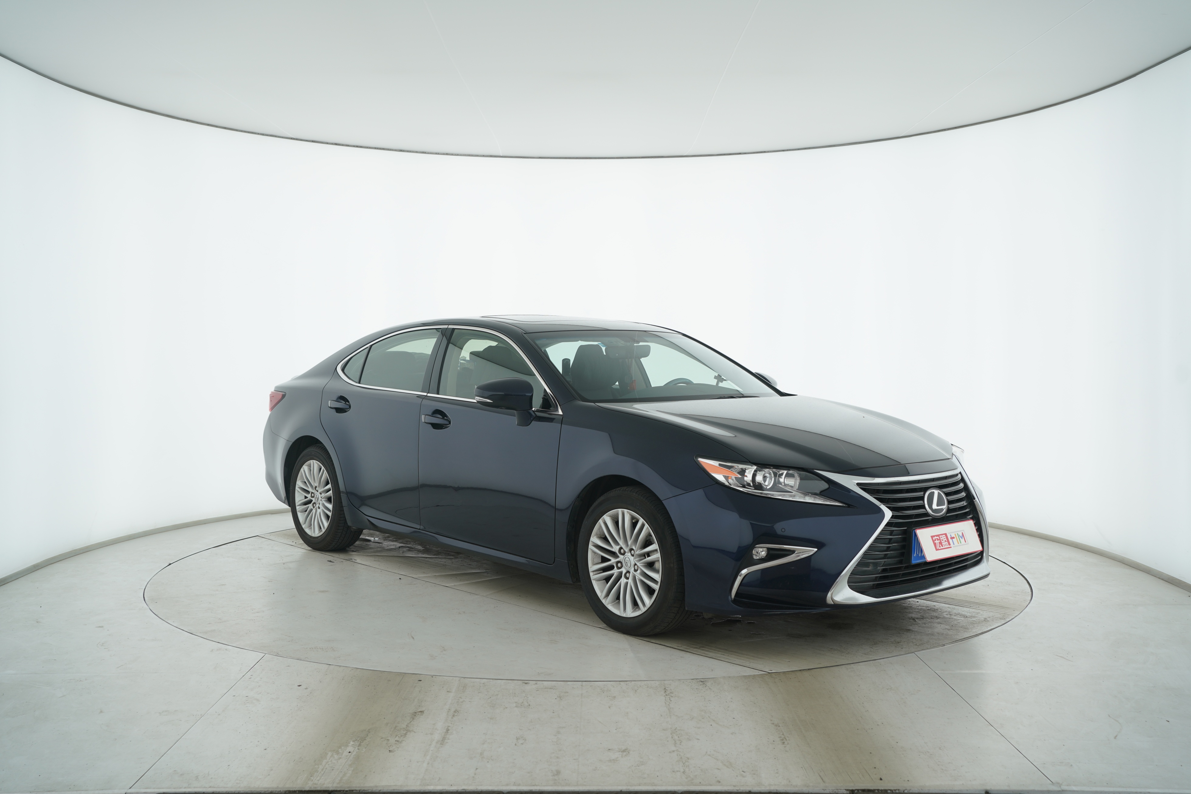 Lexus ES 2017 — фото 9