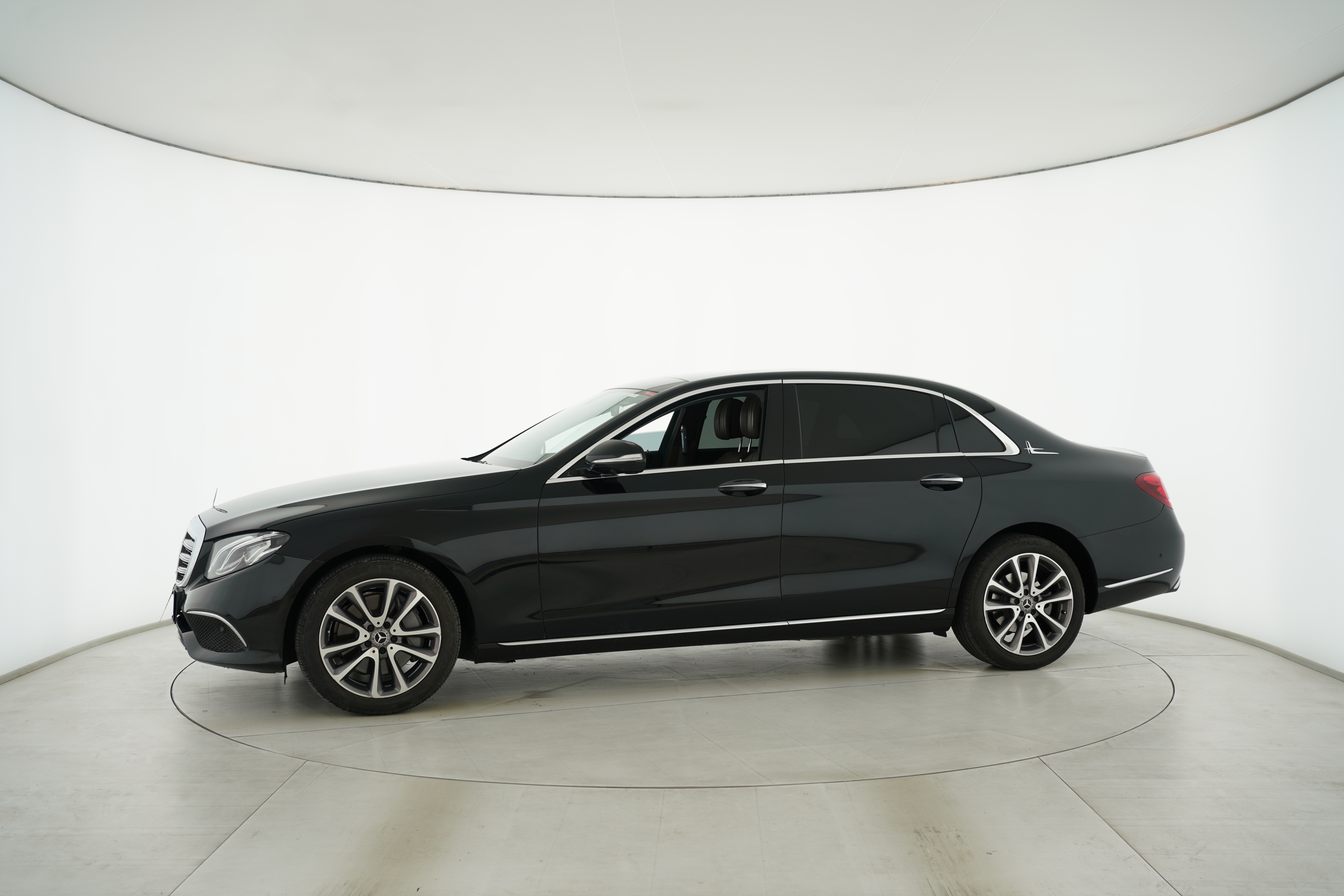Mercedes Benz E-Class 2019 — фото 7