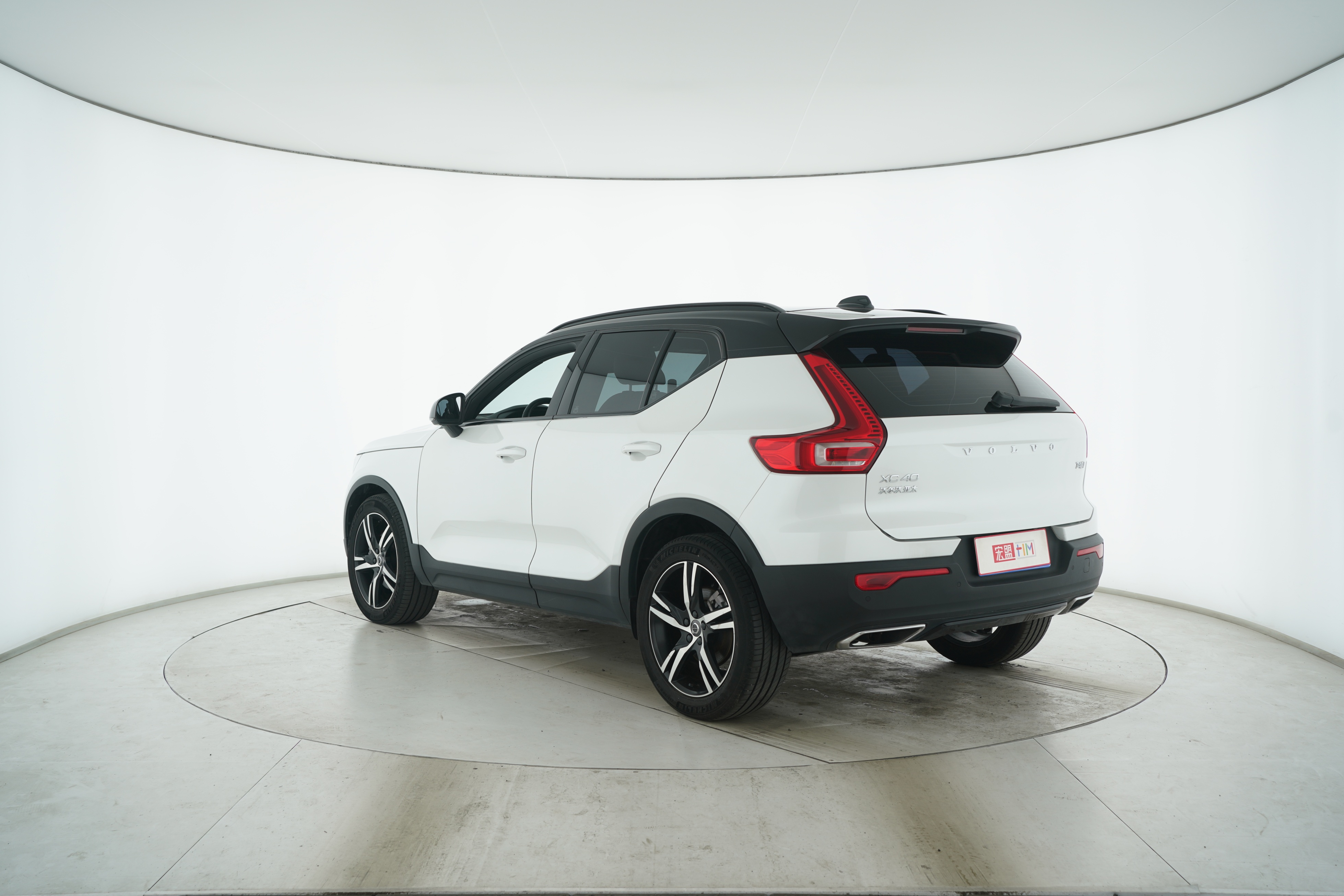VOLVO XC40 2020 — фото 4