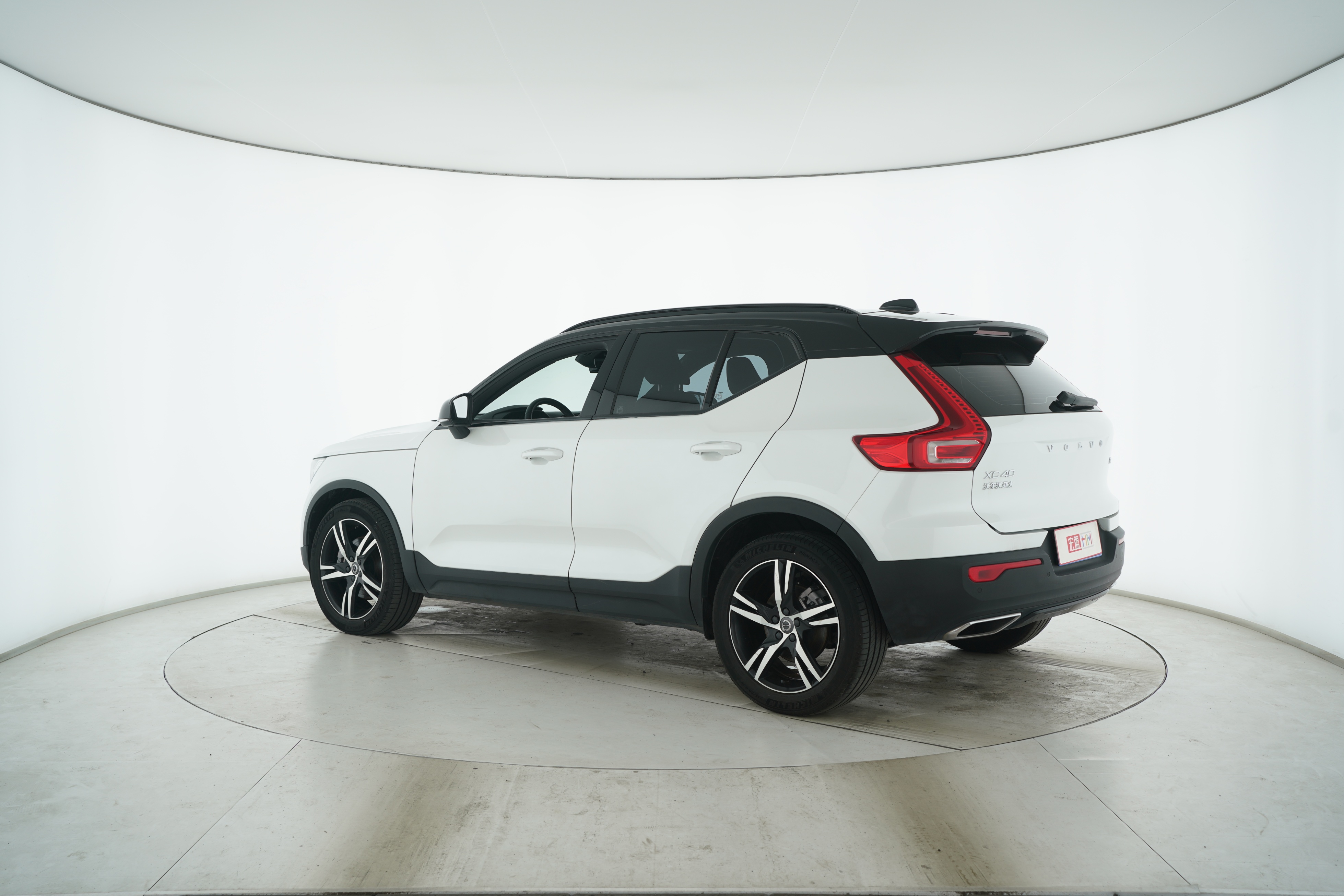 VOLVO XC40 2020 — фото 5