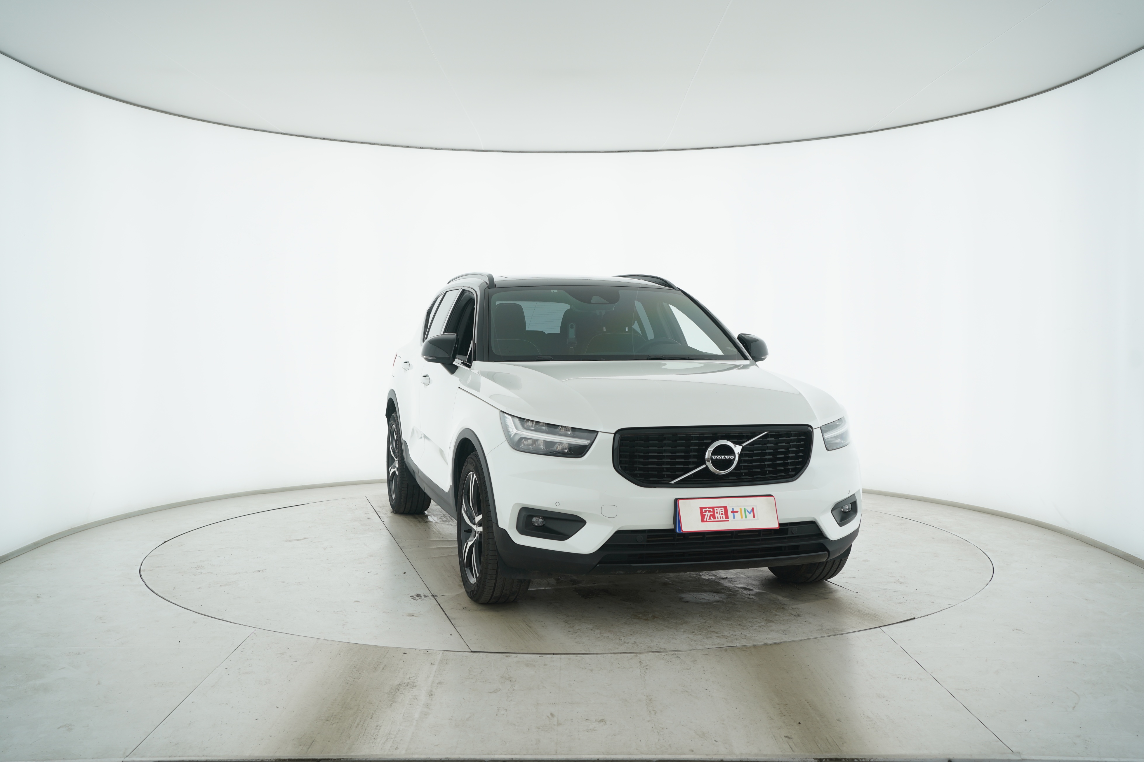 VOLVO XC40 2020 — фото 8