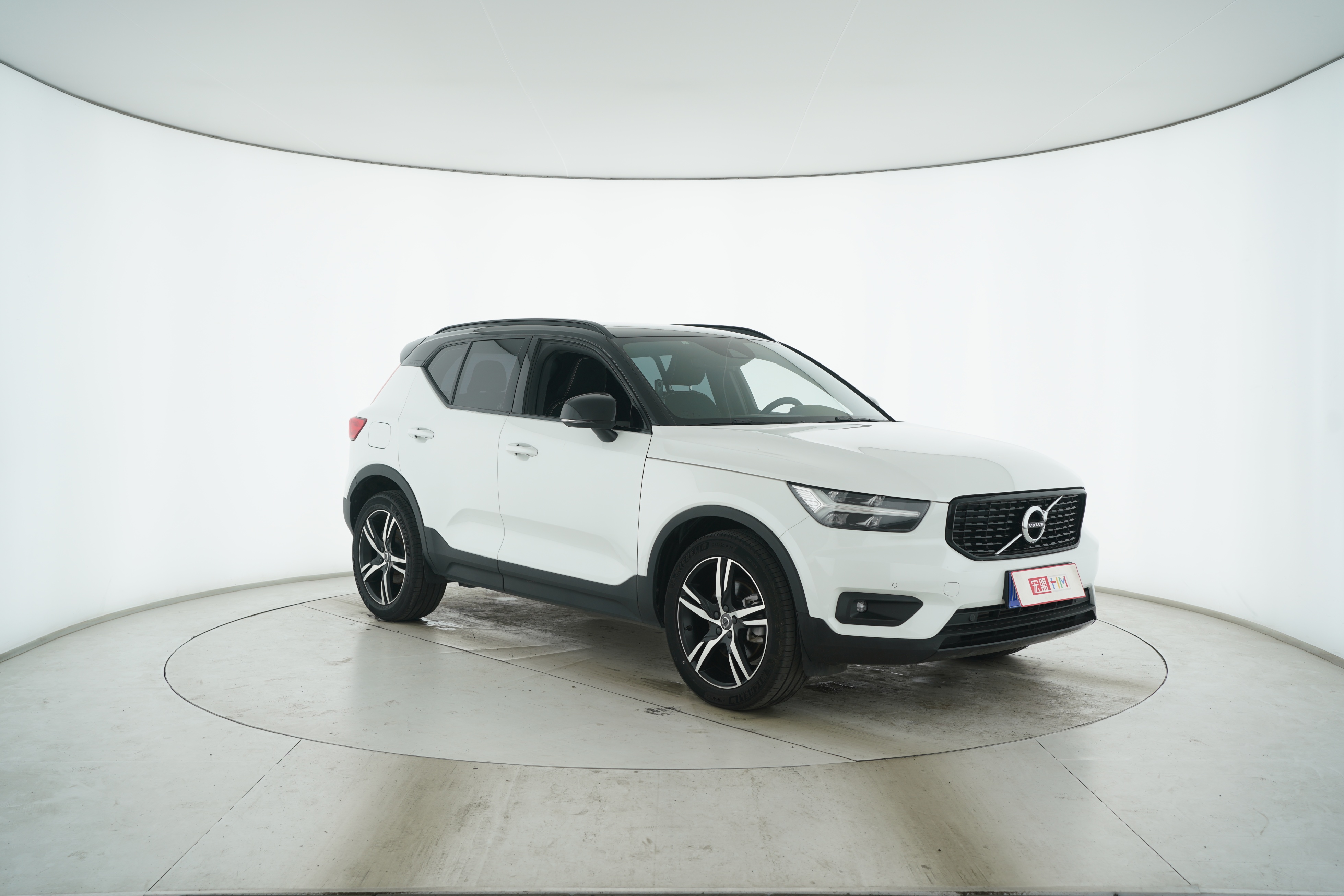 VOLVO XC40 2020 — фото 9