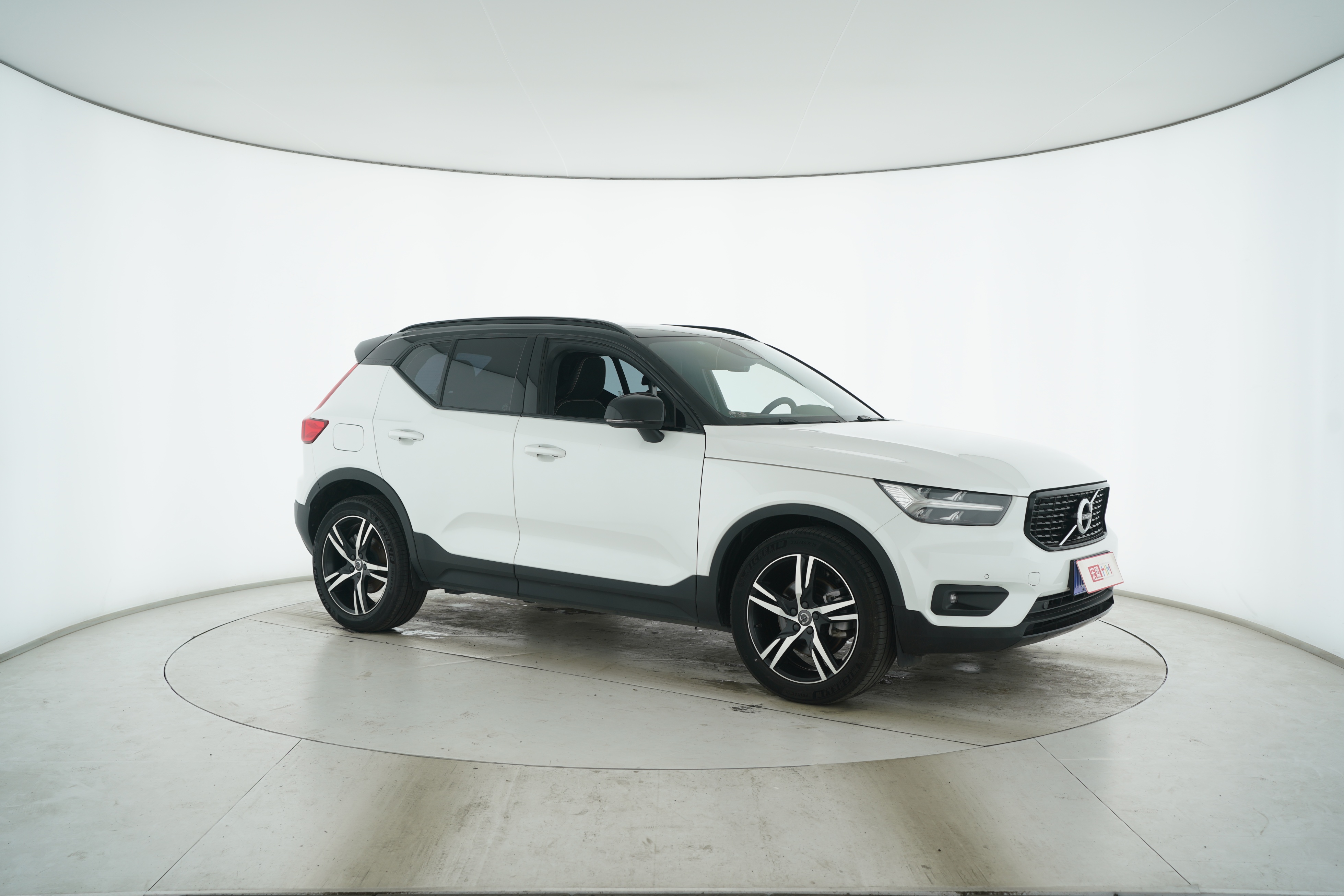 VOLVO XC40 2020 — фото 10