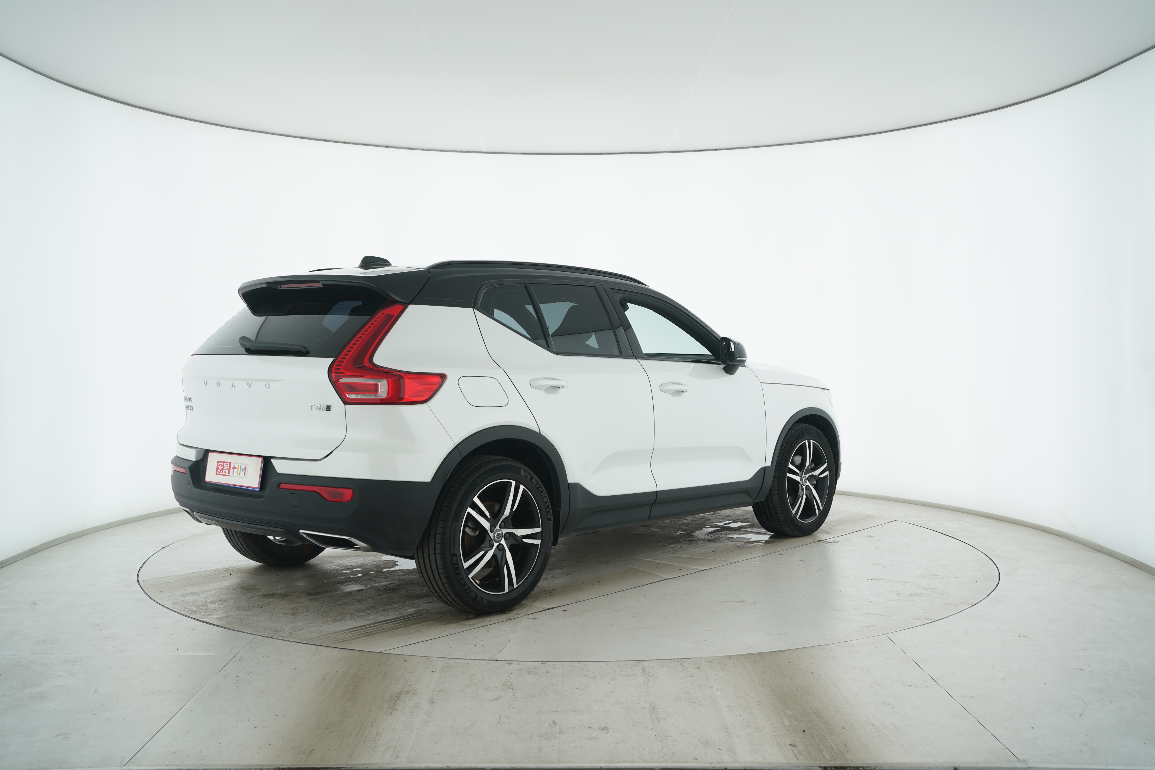 VOLVO XC40 2020 — фото 12