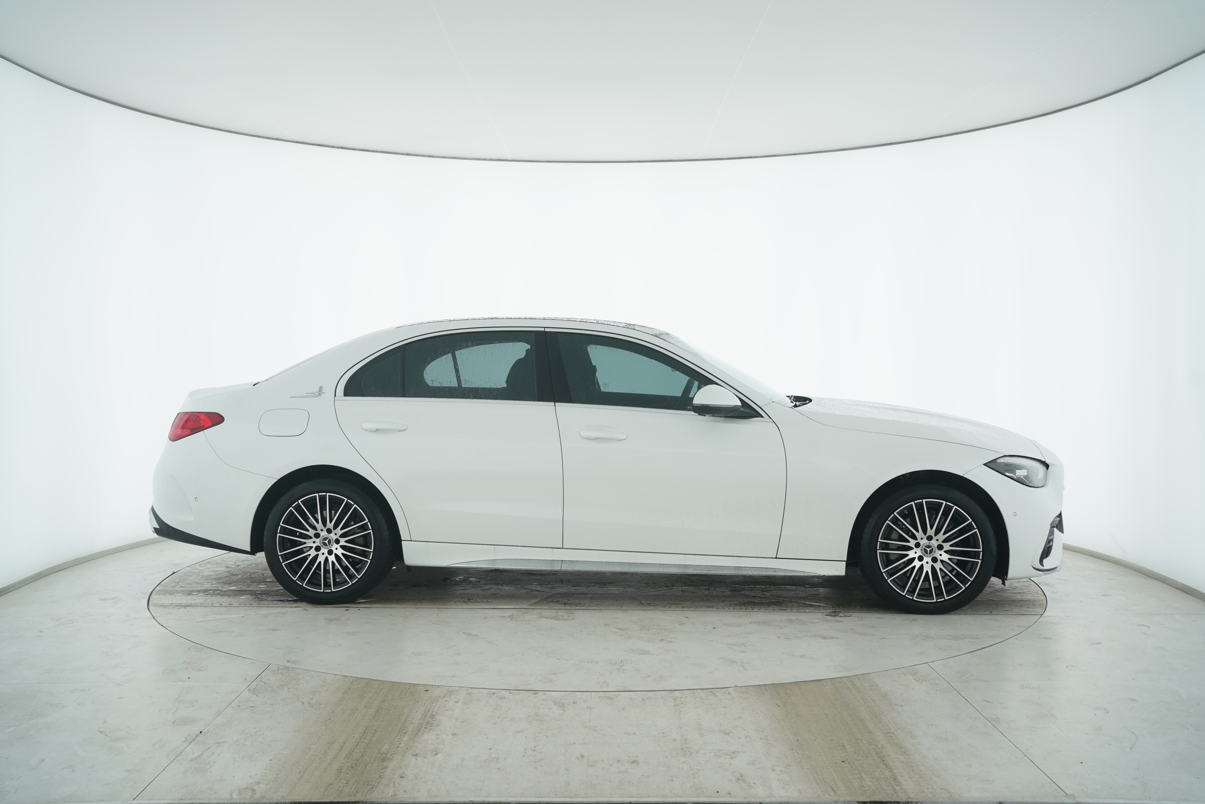Mercedes Benz C-Class 2023 — фото 11