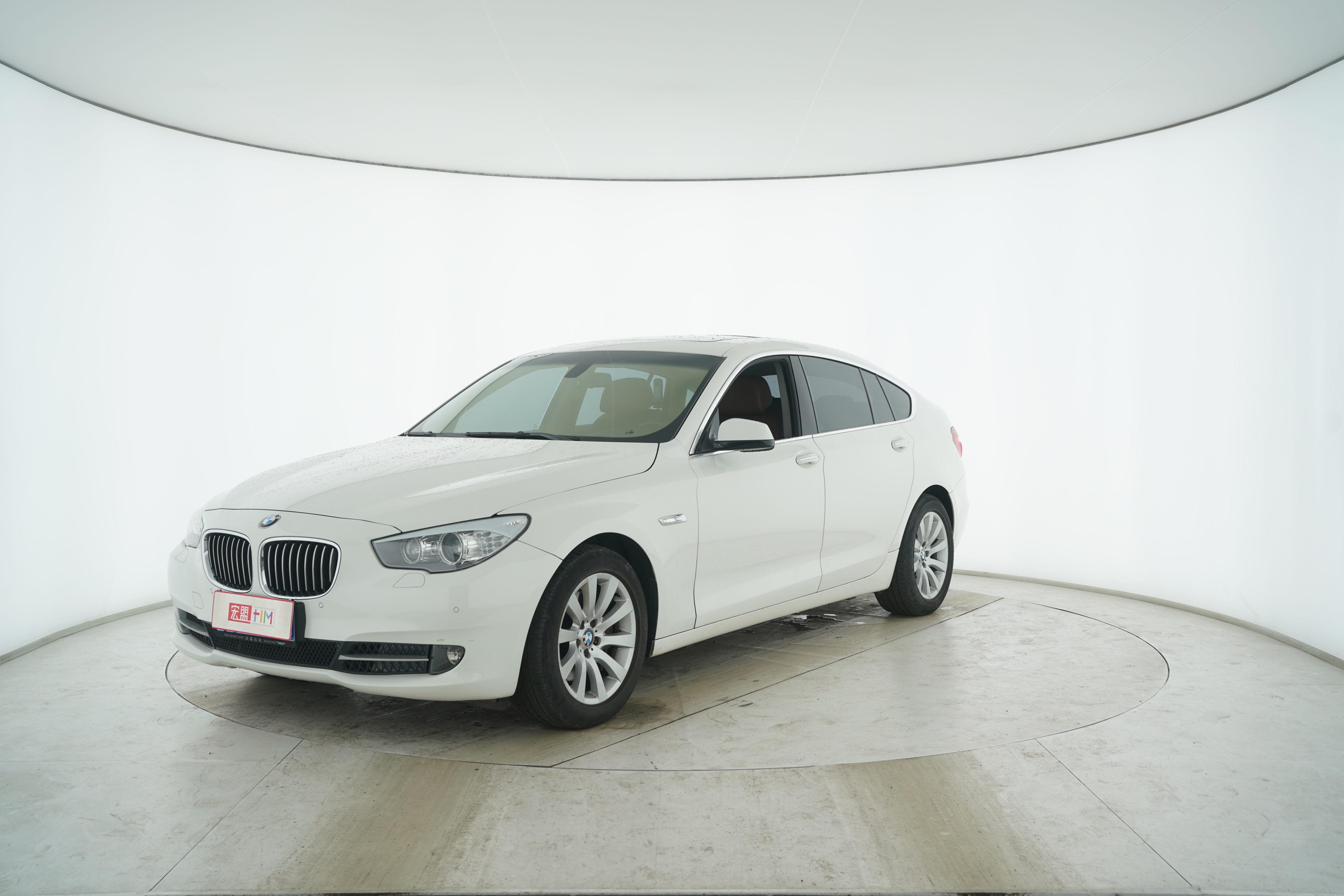 BMW 5 Series GT 2011 — фото 1