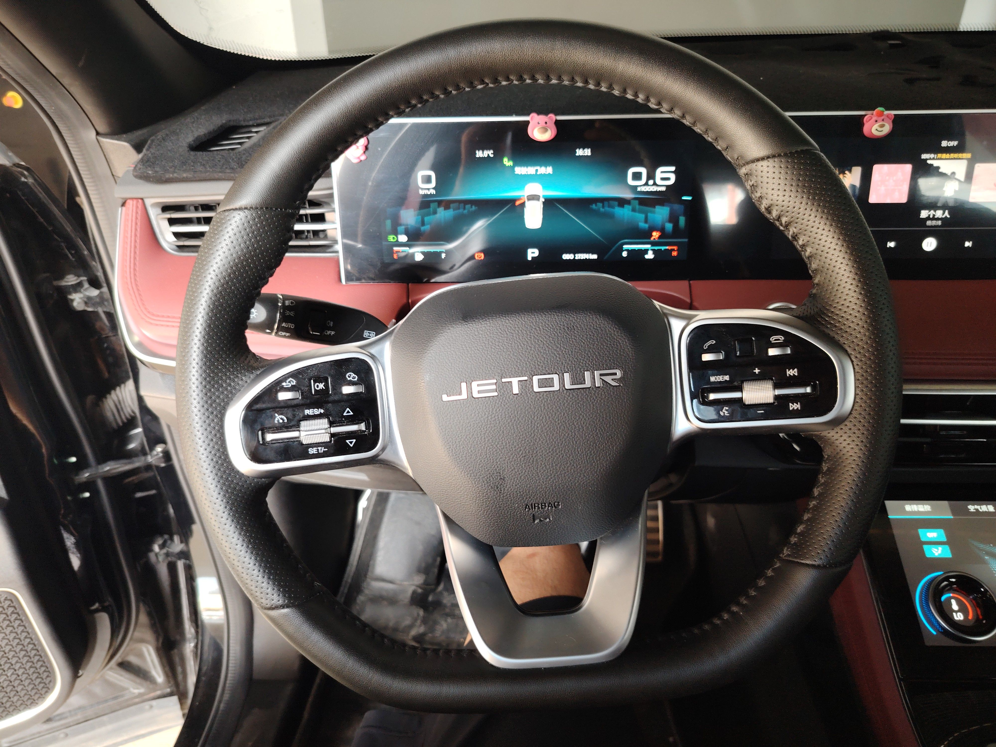 JETOUR X70 PLUS 2023 — фото 15