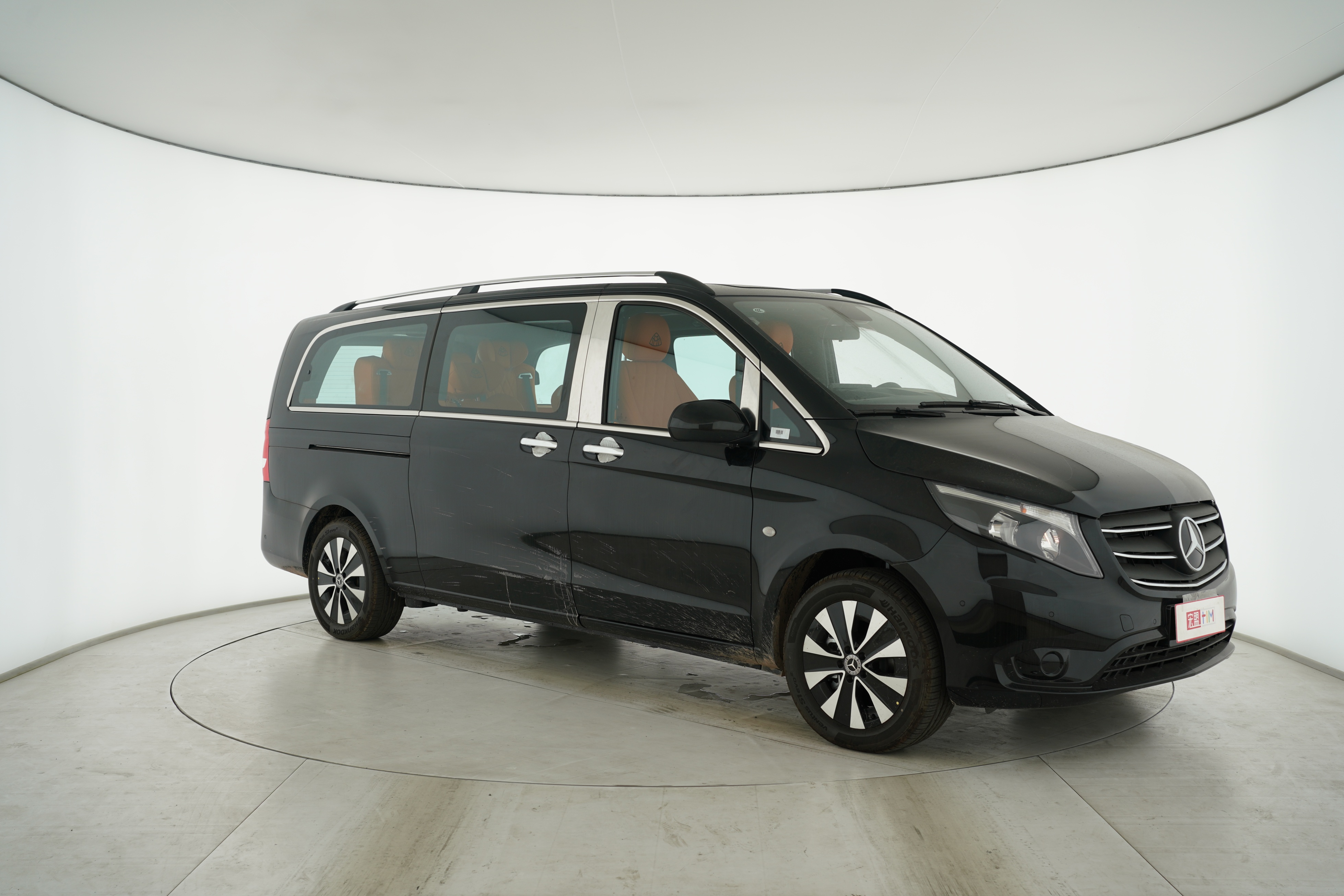 Mercedes Benz V-Class 2022 — фото 10