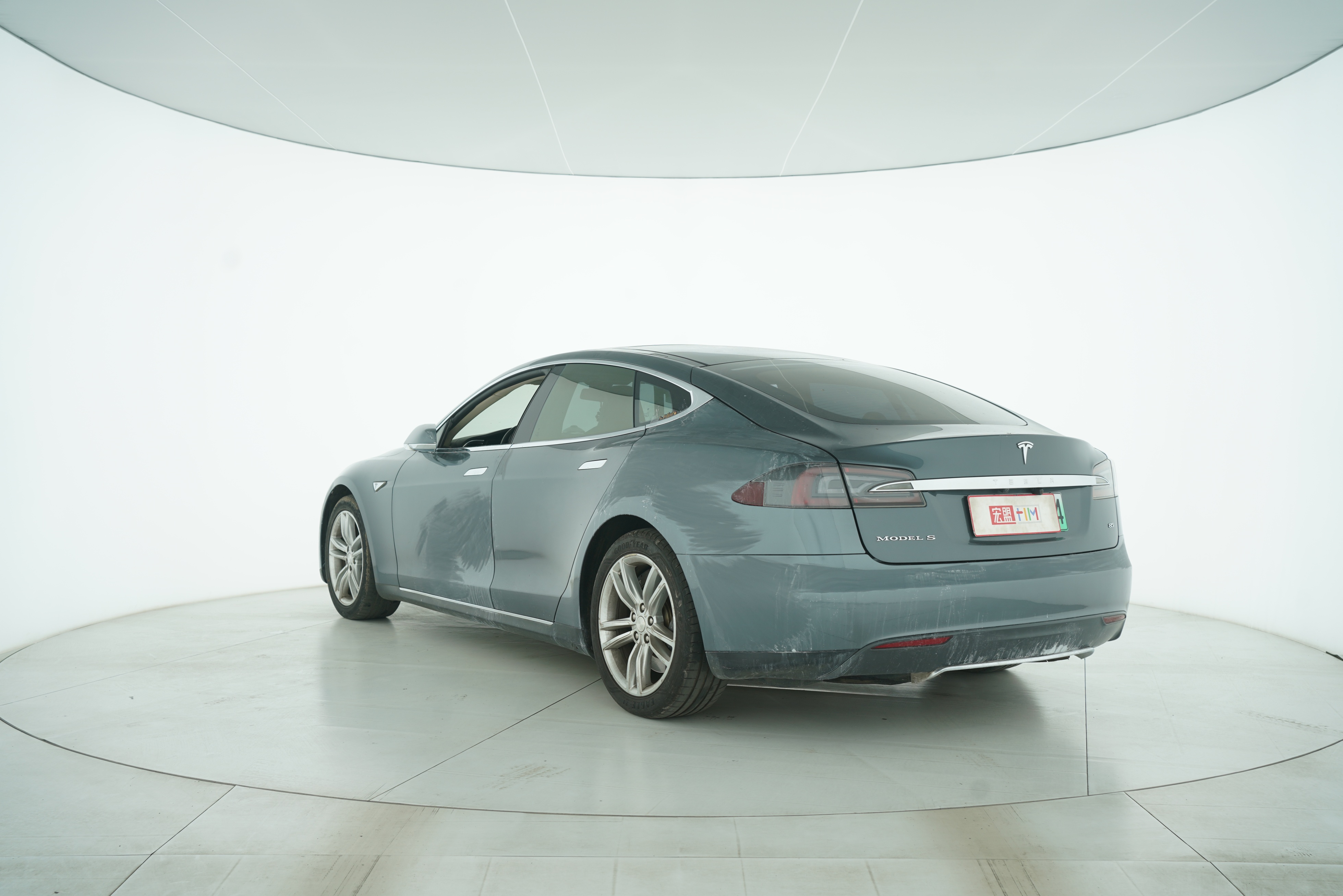 Tesla Model S 2014 — фото 4