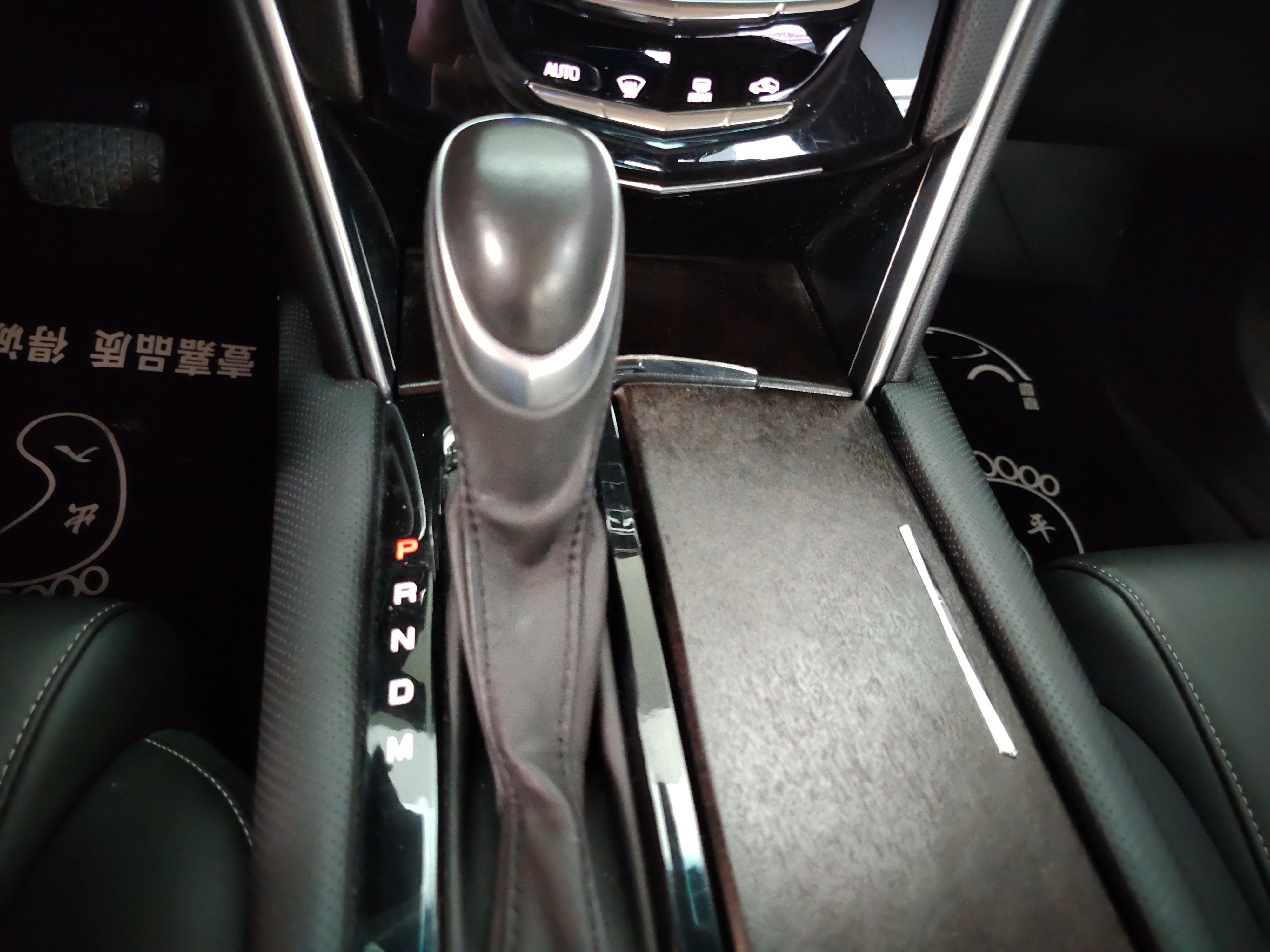 Cadillac XTS 2018 — фото 16