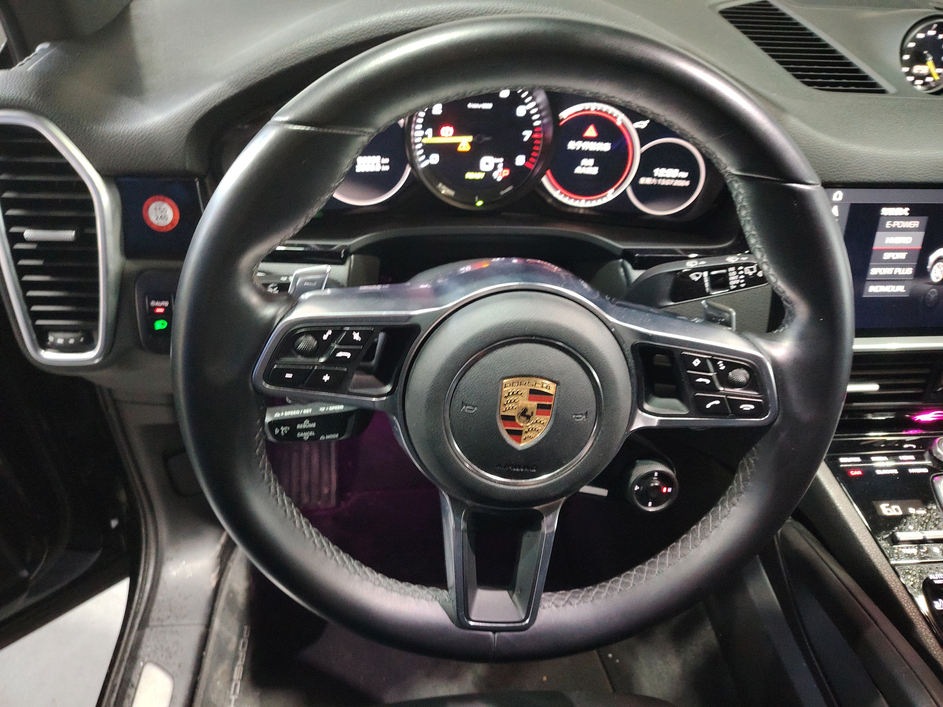 Porsche Cayenne E-Hybrid 2019 — фото 15