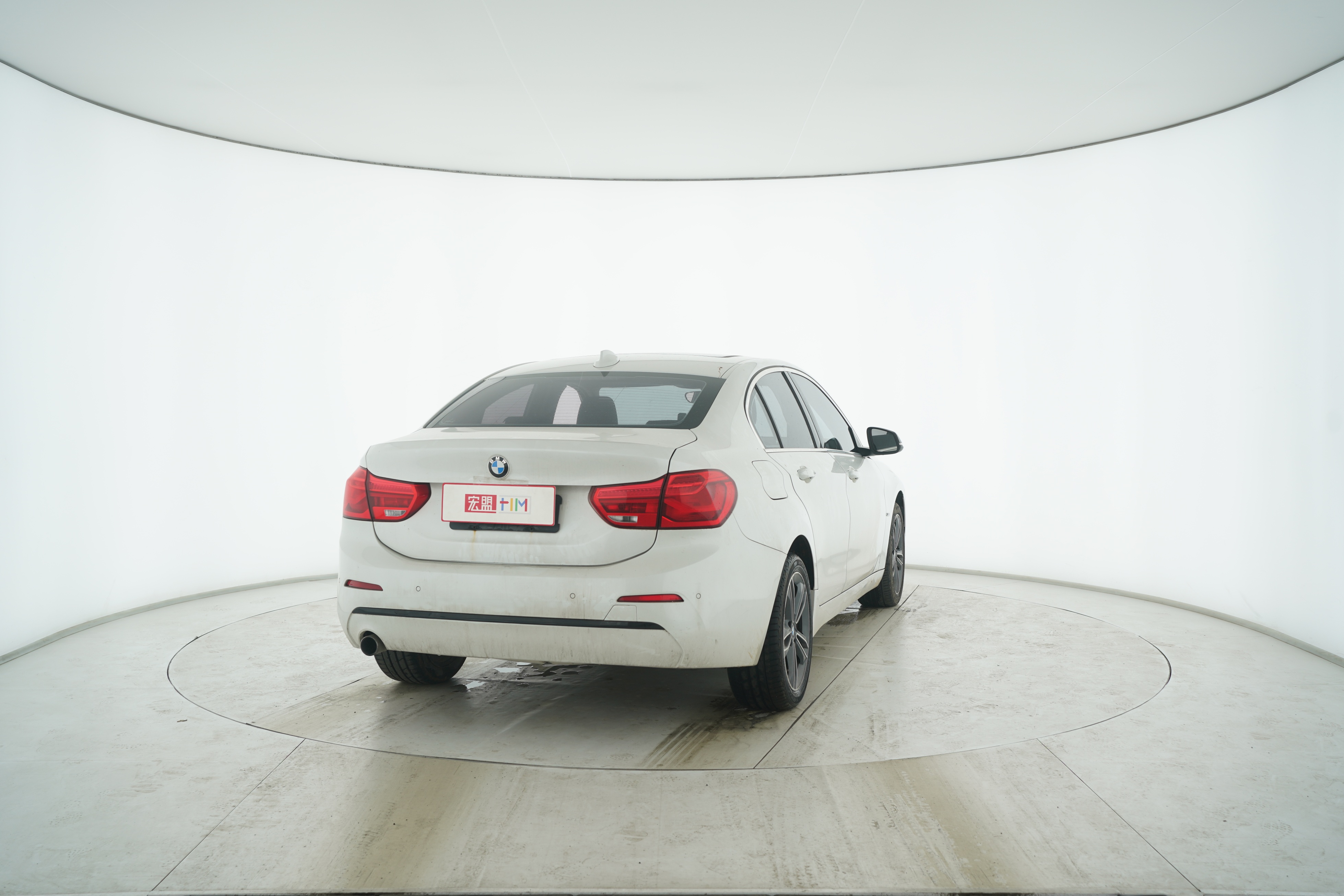 BMW 1 Series 2018 — фото 13