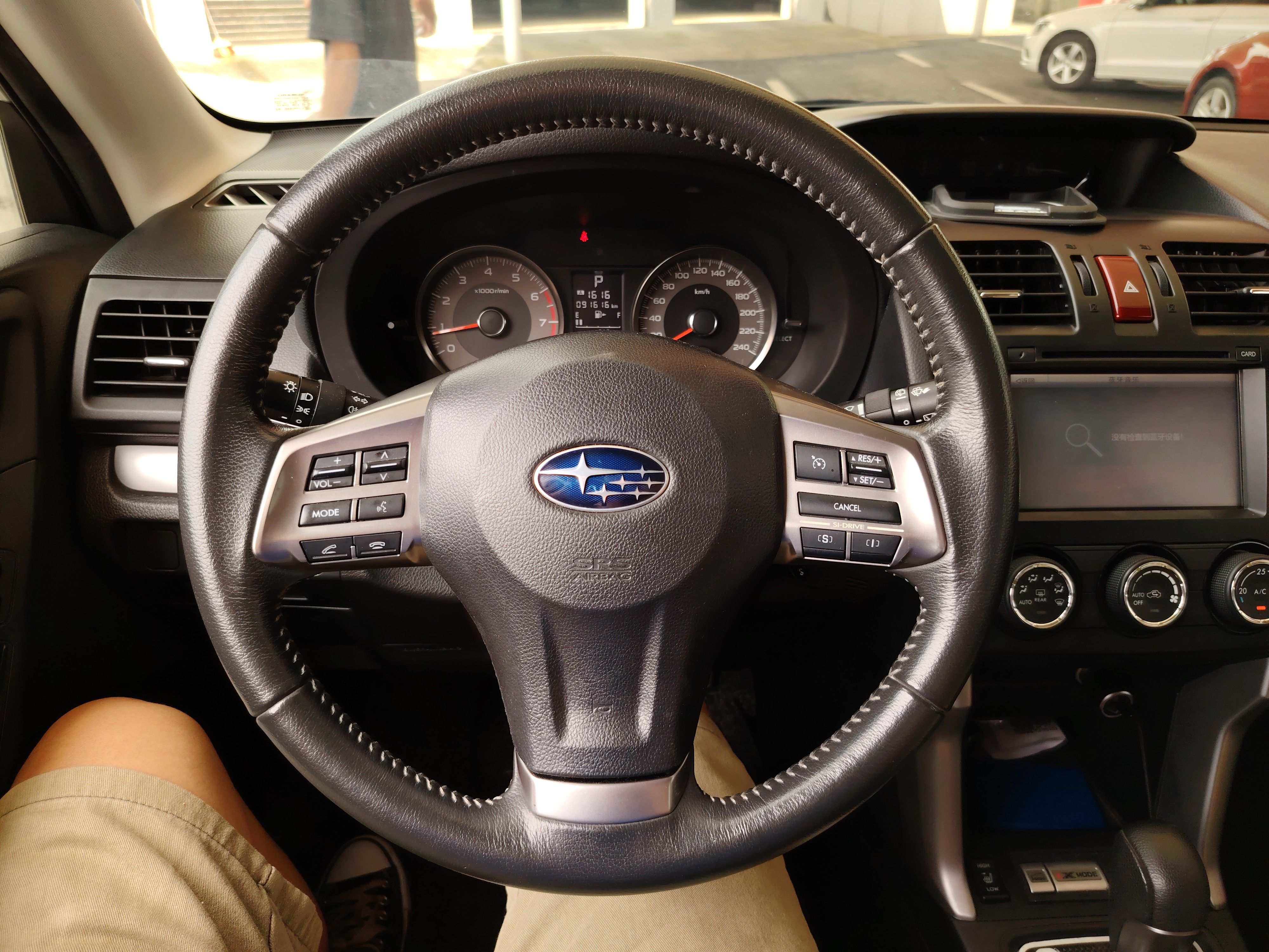 Subaru Forester 2015 — фото 15