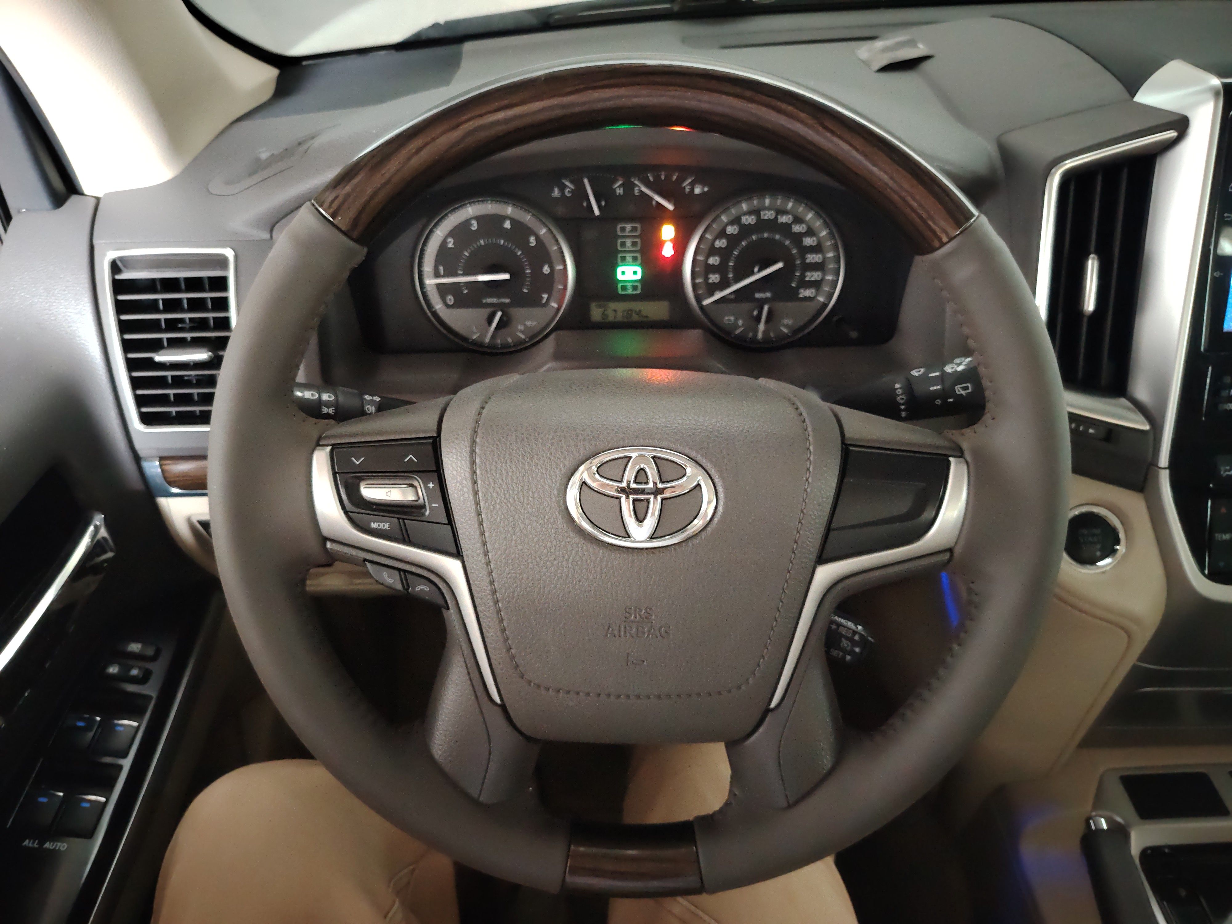 Toyota Land Cruiser (Imported) 2016 — фото 15