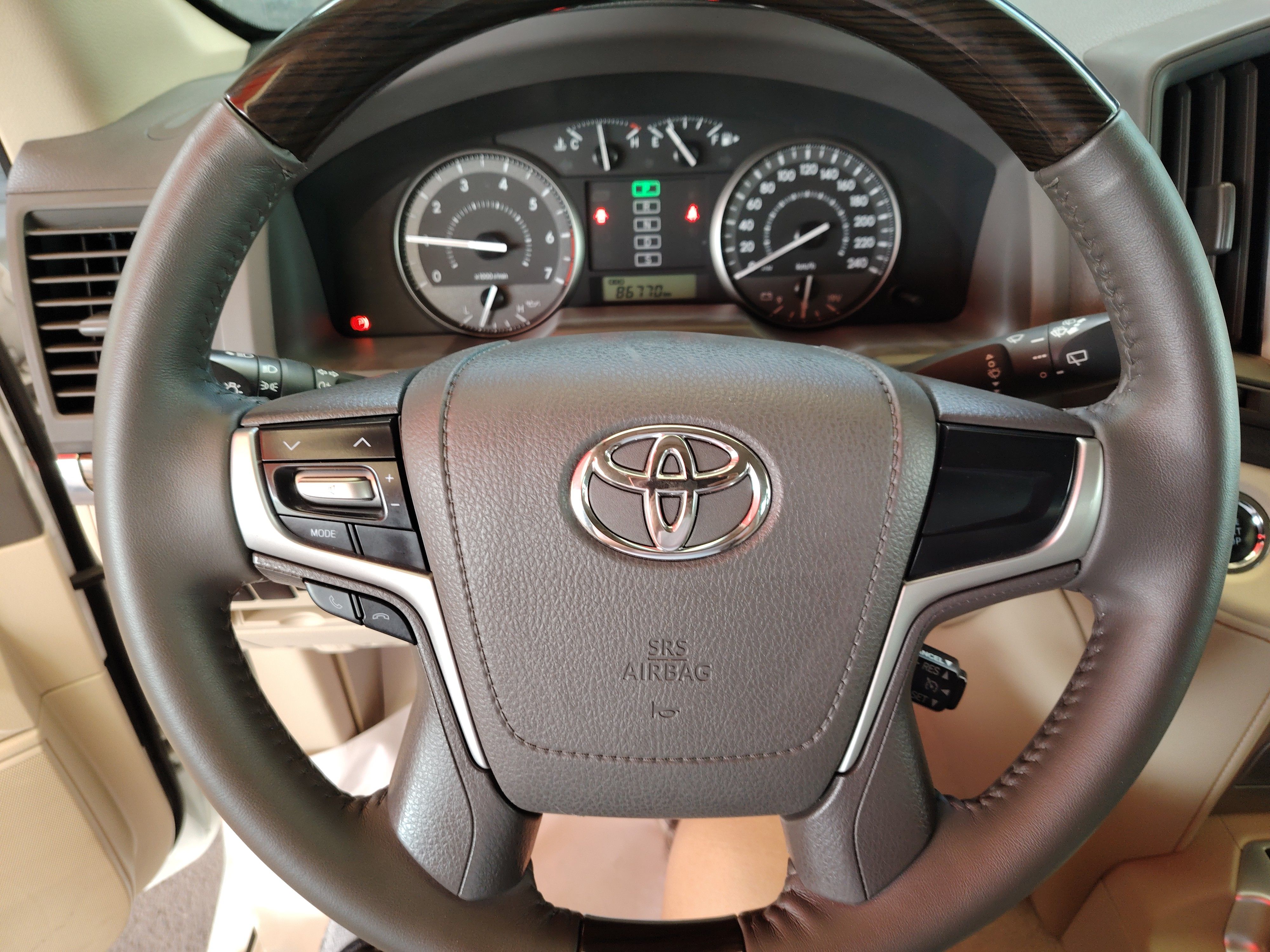 Toyota Land Cruiser (Imported) 2016 — фото 15