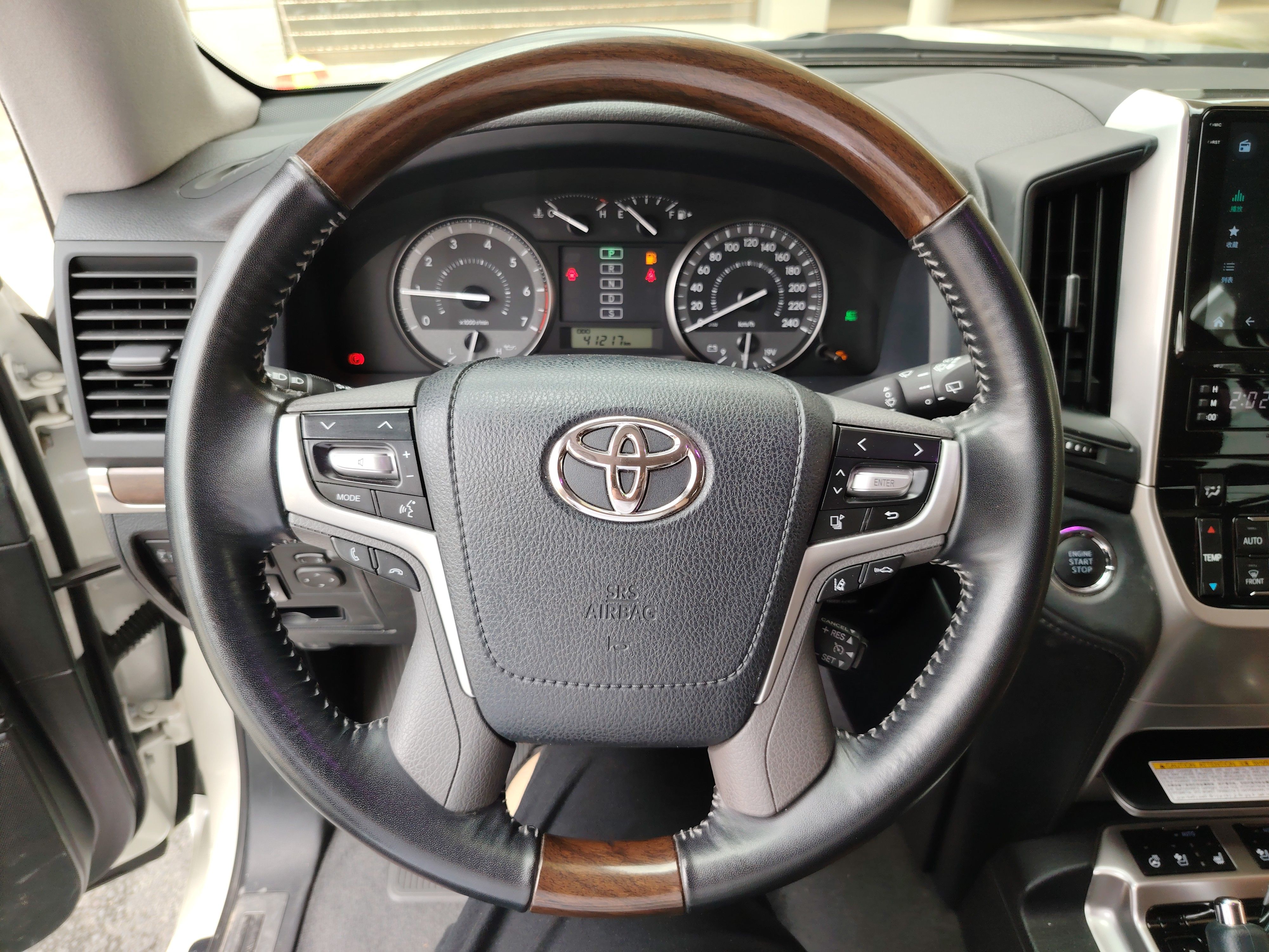 Toyota Land Cruiser (Imported) 2016 — фото 15