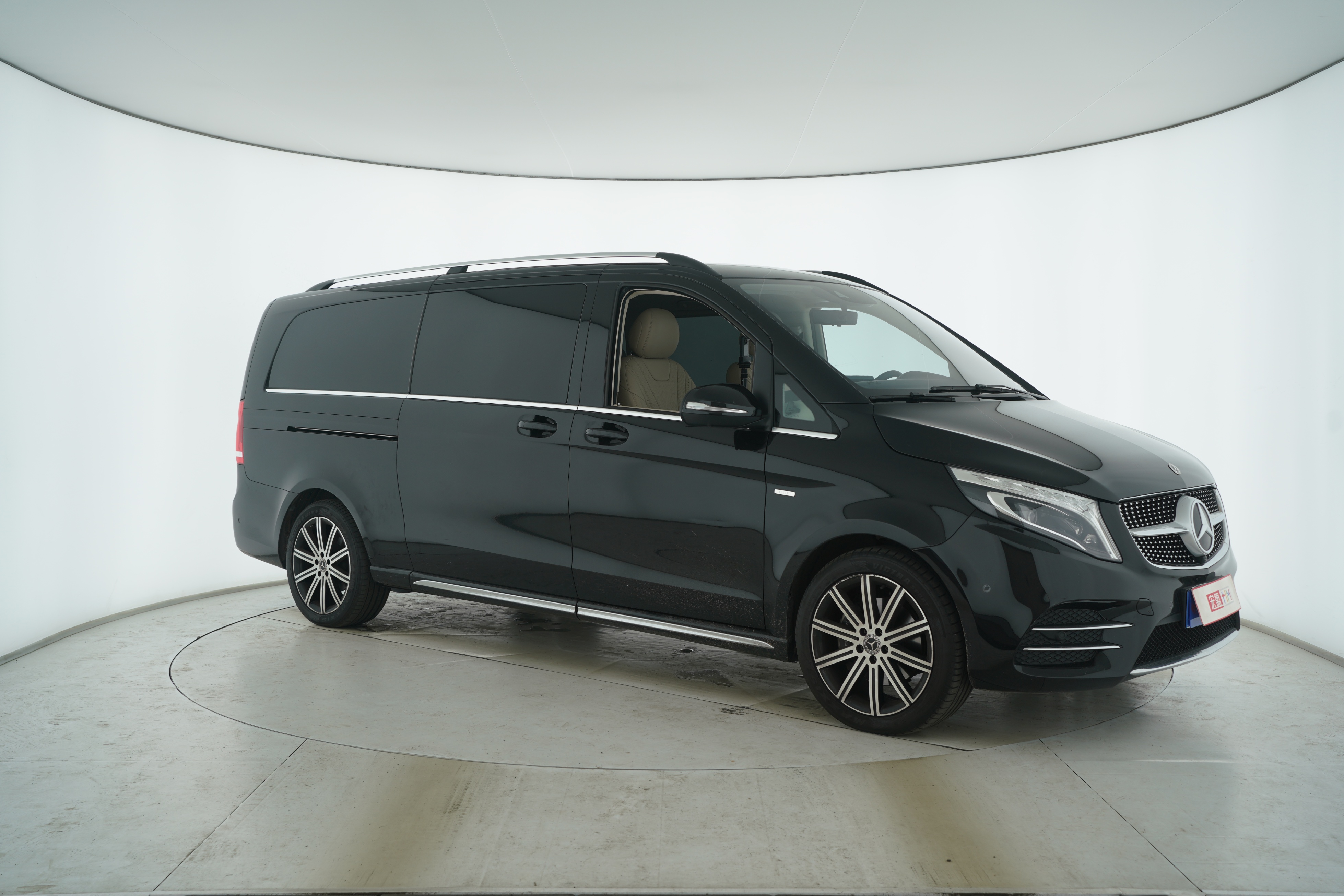Mercedes Benz V-Class 2020 — фото 10