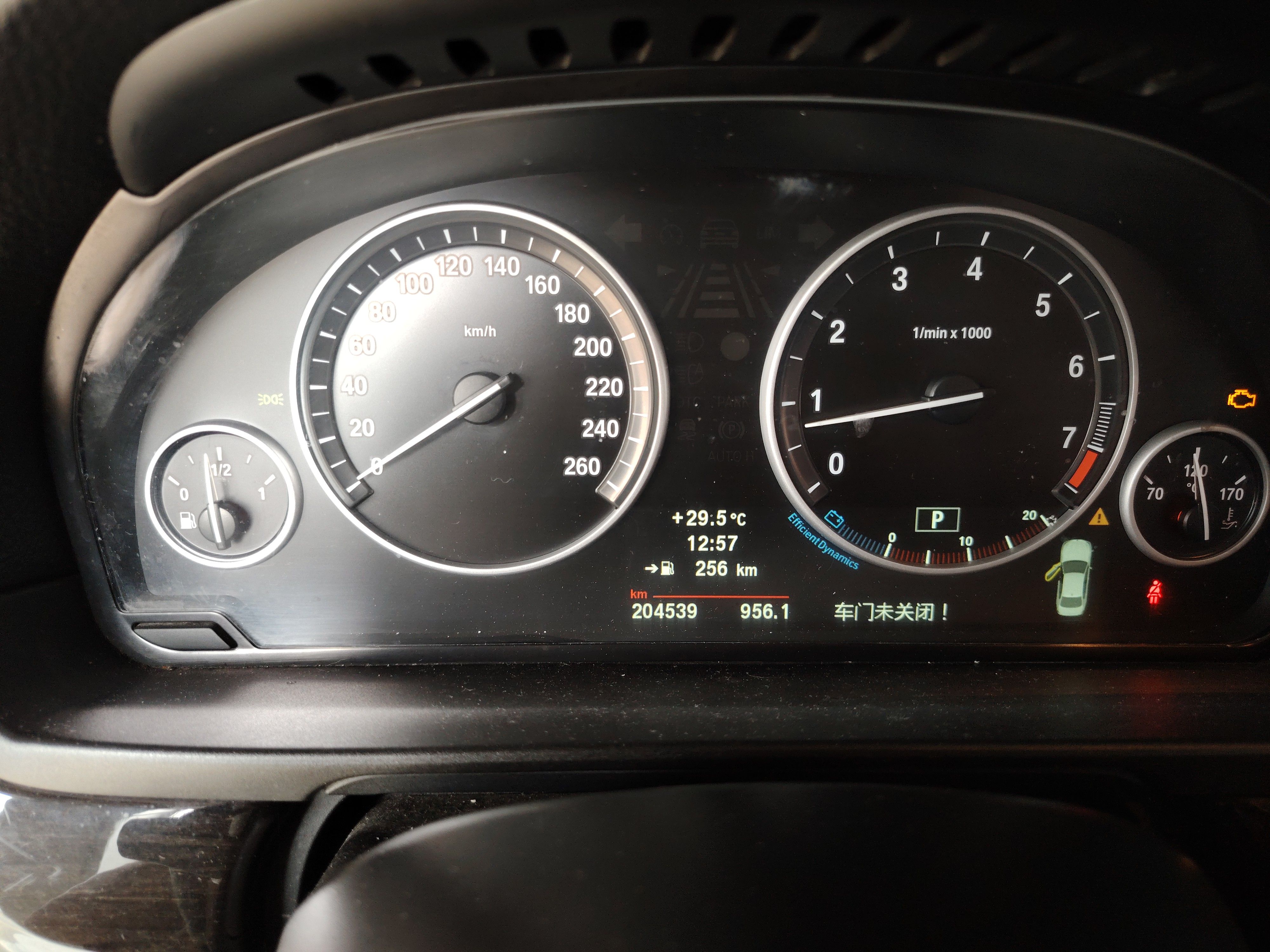 BMW 5 Series 2011 — фото 17