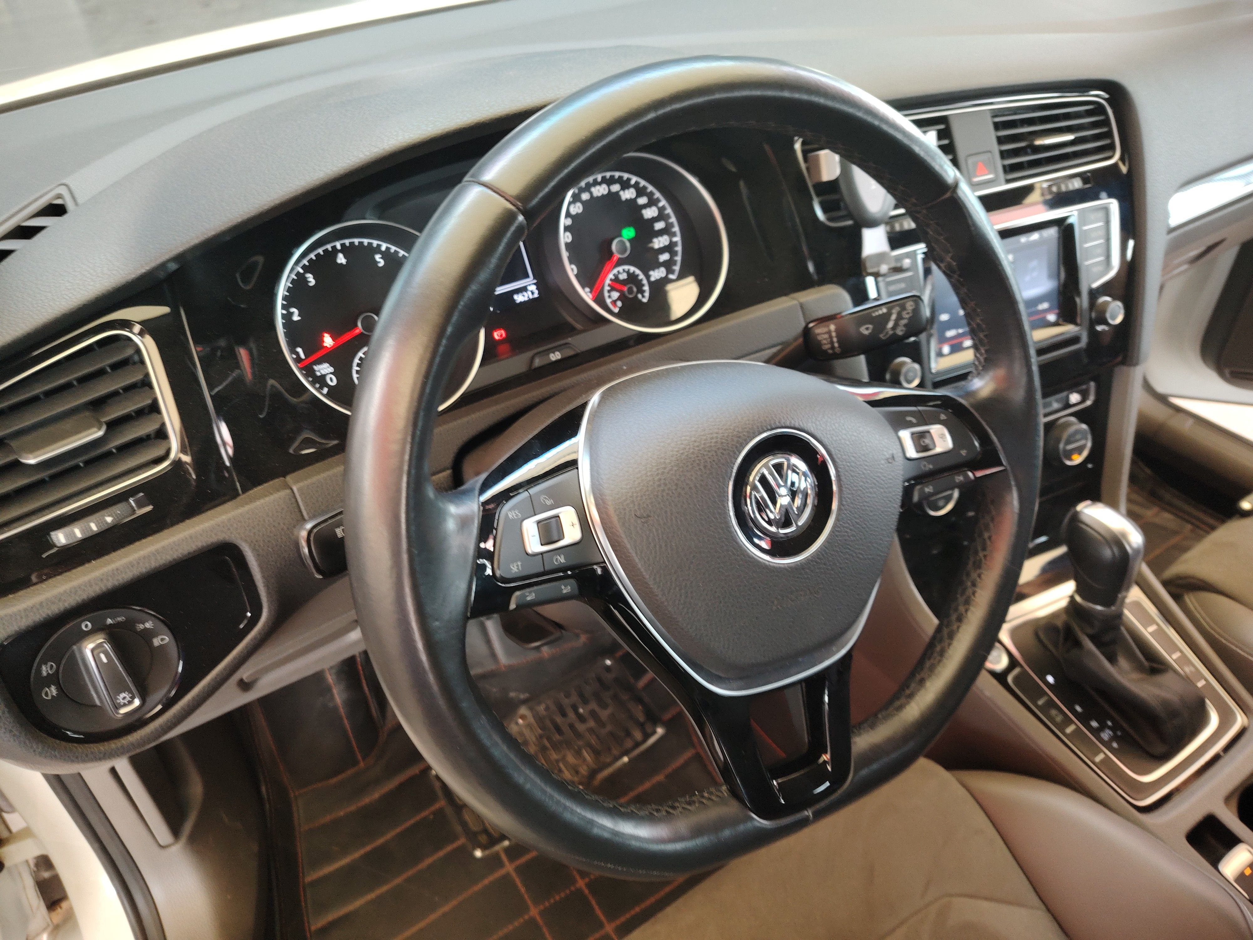 Volkswagen Golf (Imported) 2019 — фото 15