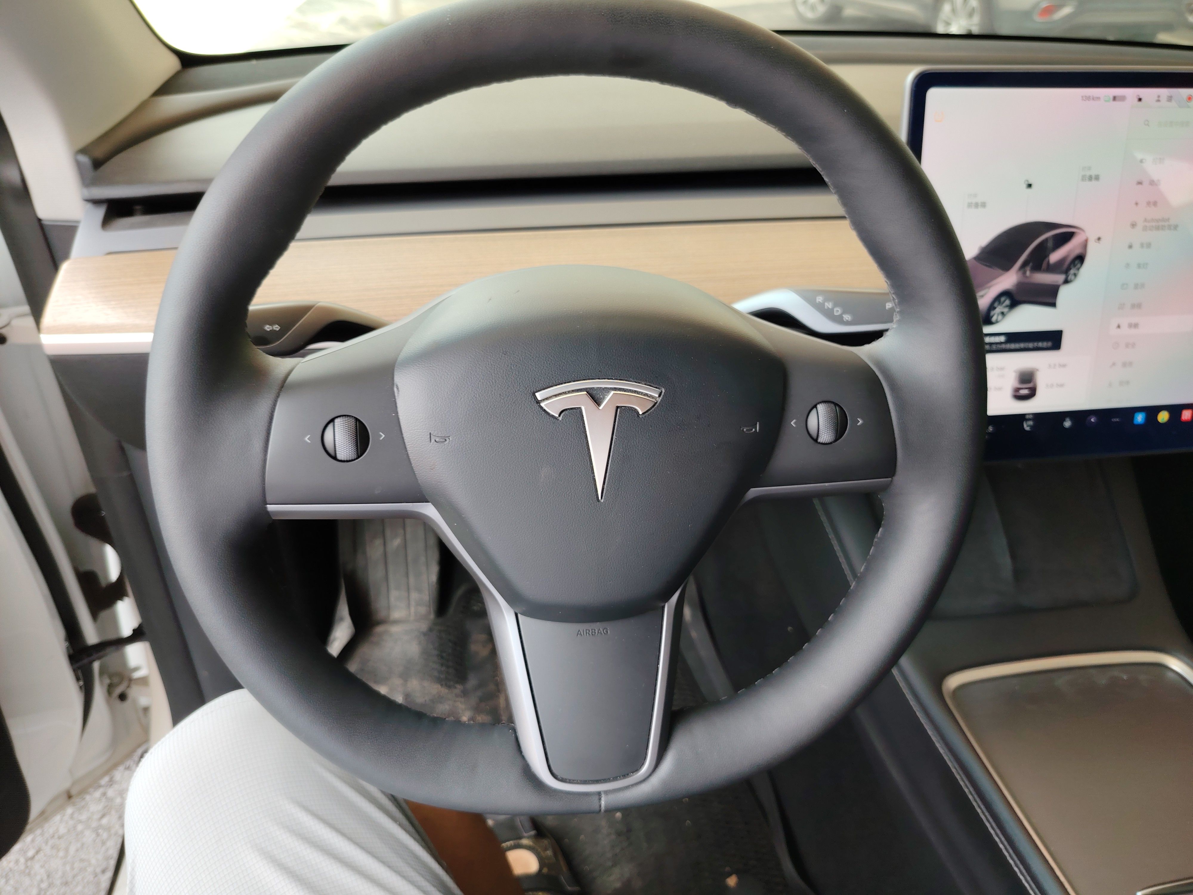 Tesla Model Y 2021 — фото 15