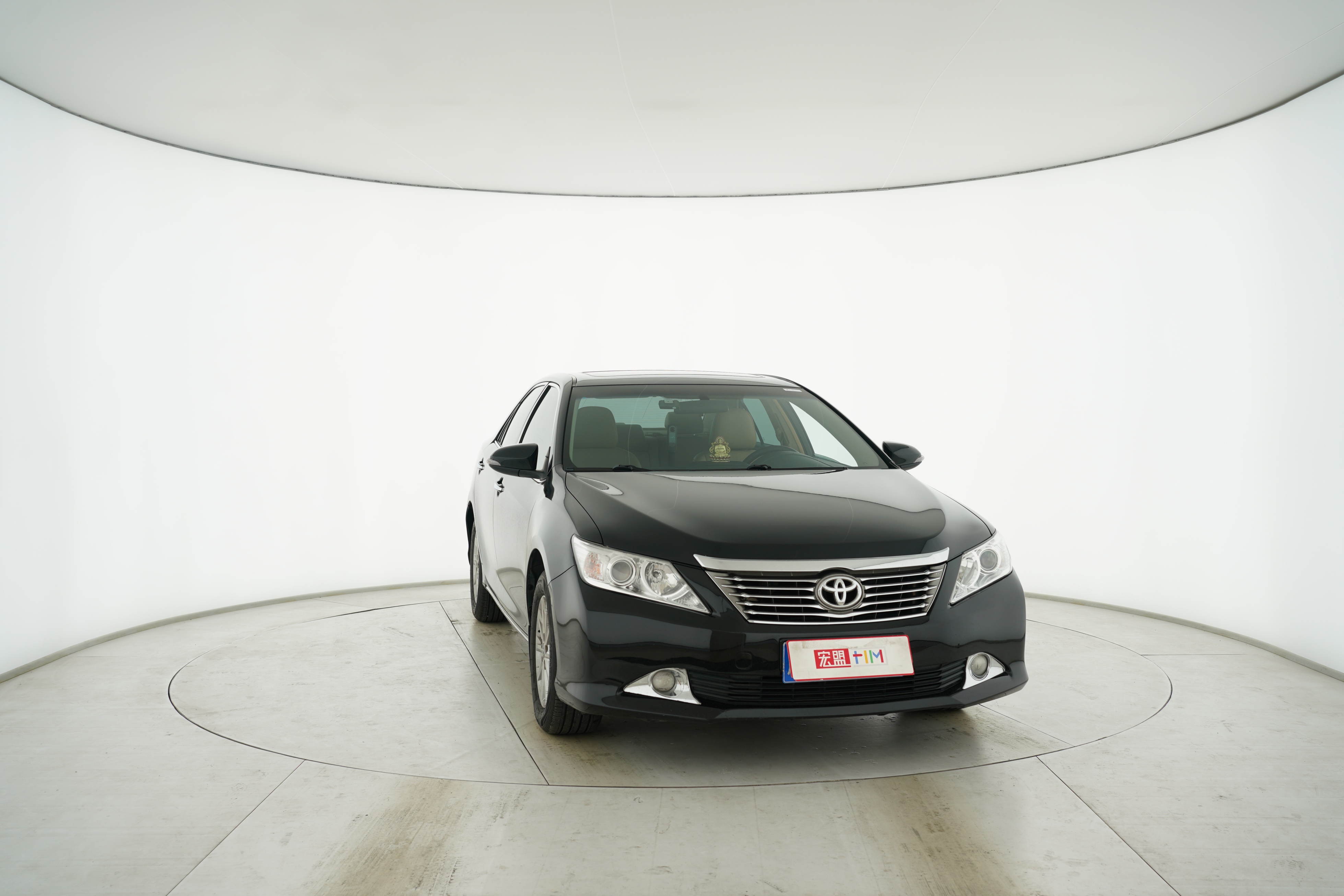Toyota Camry 2014 — фото 8