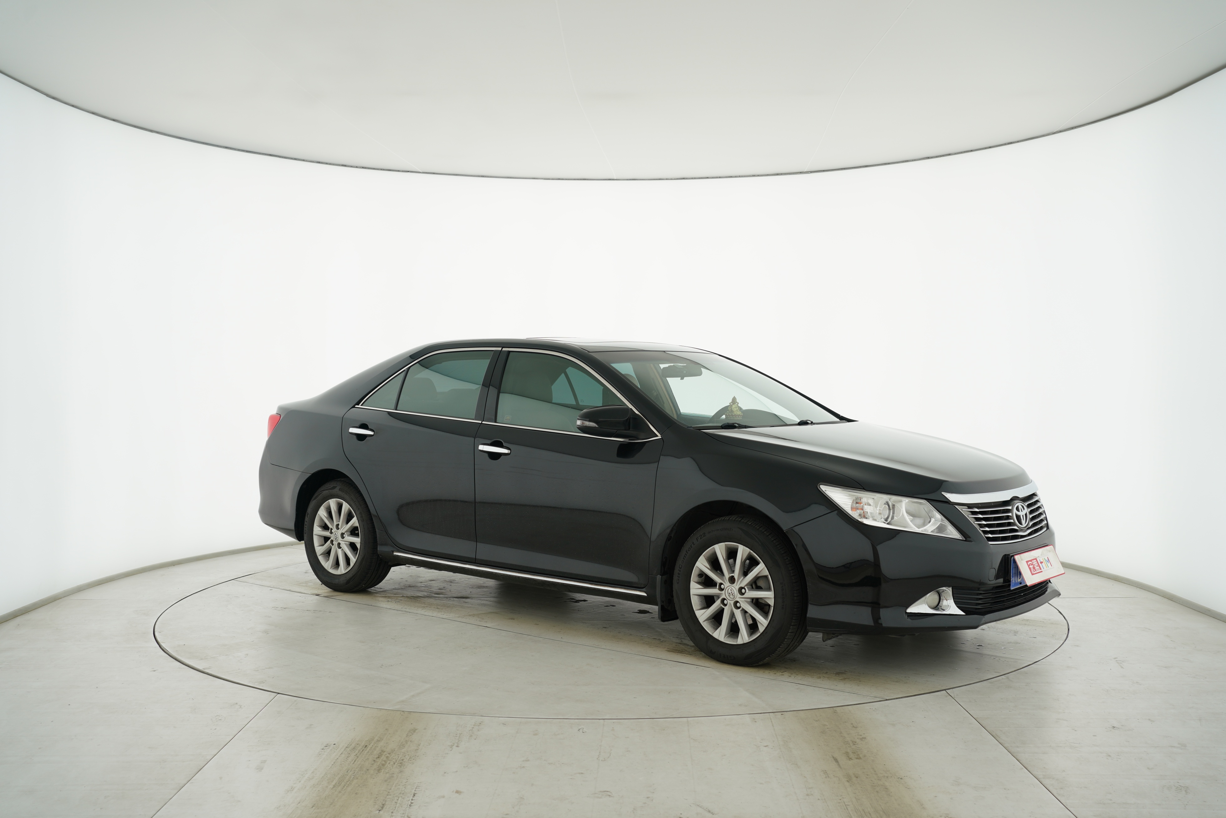 Toyota Camry 2014 — фото 10