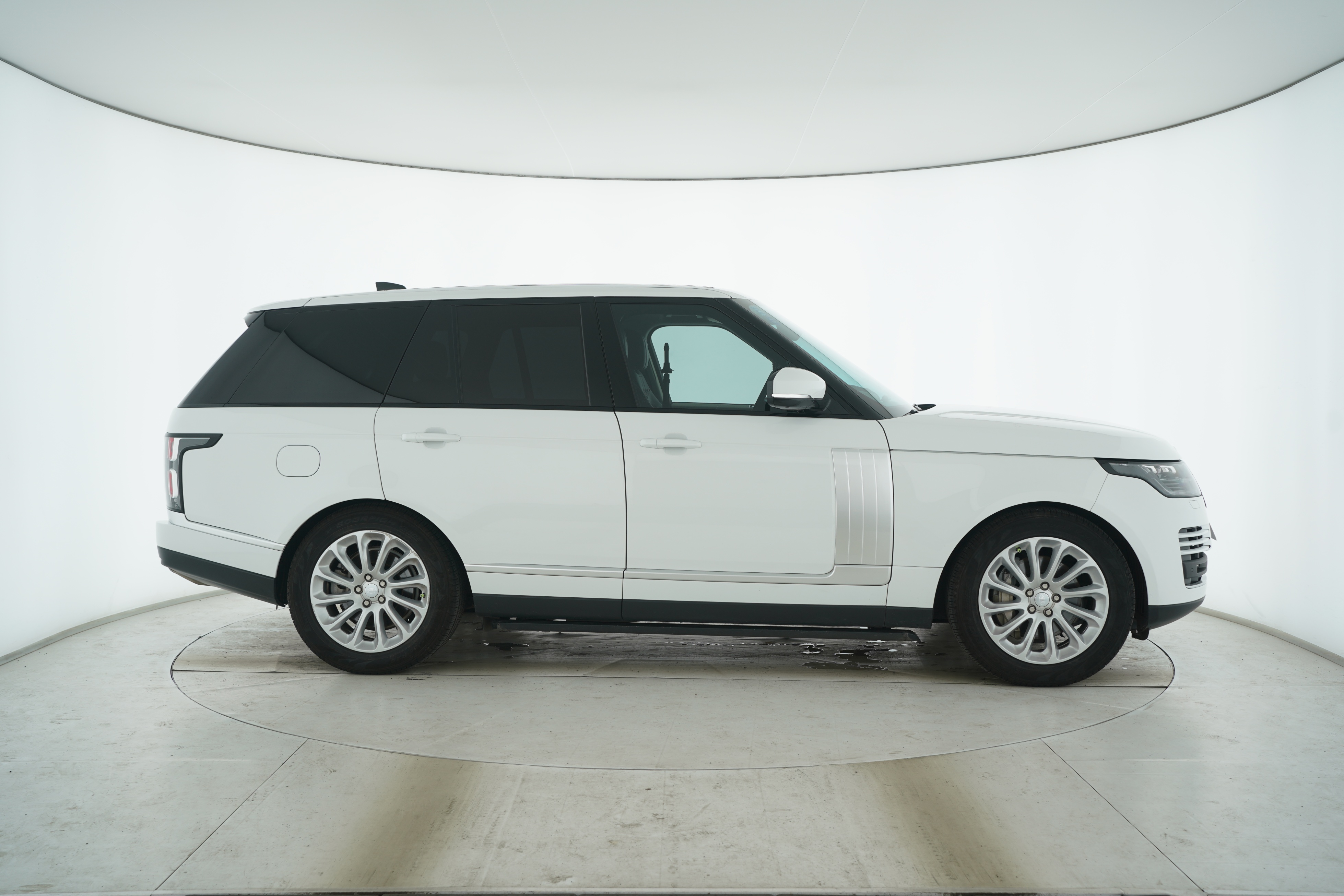 Land Rover Range Rover 2020 — фото 11