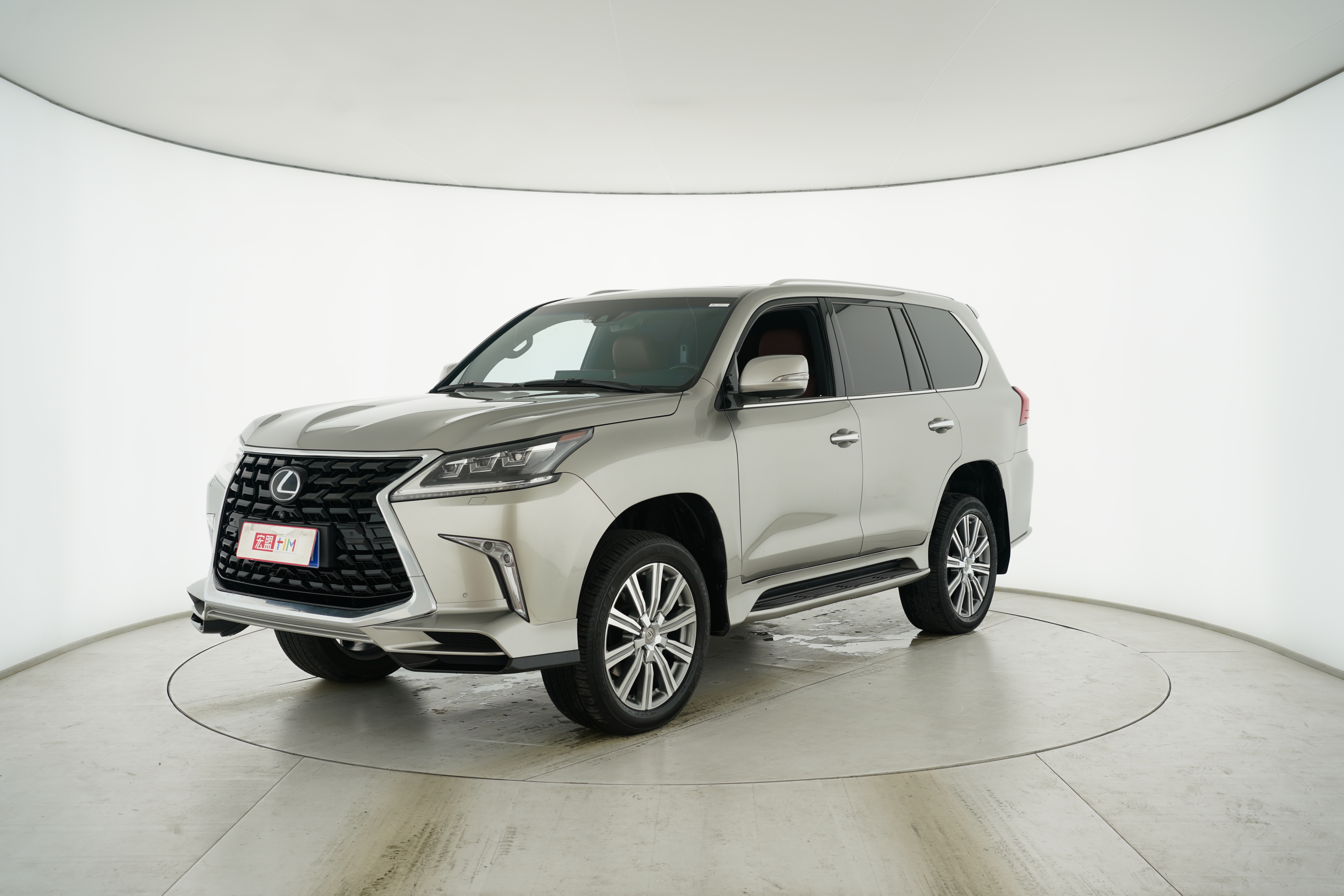 Lexus LX 2017 — фото 1