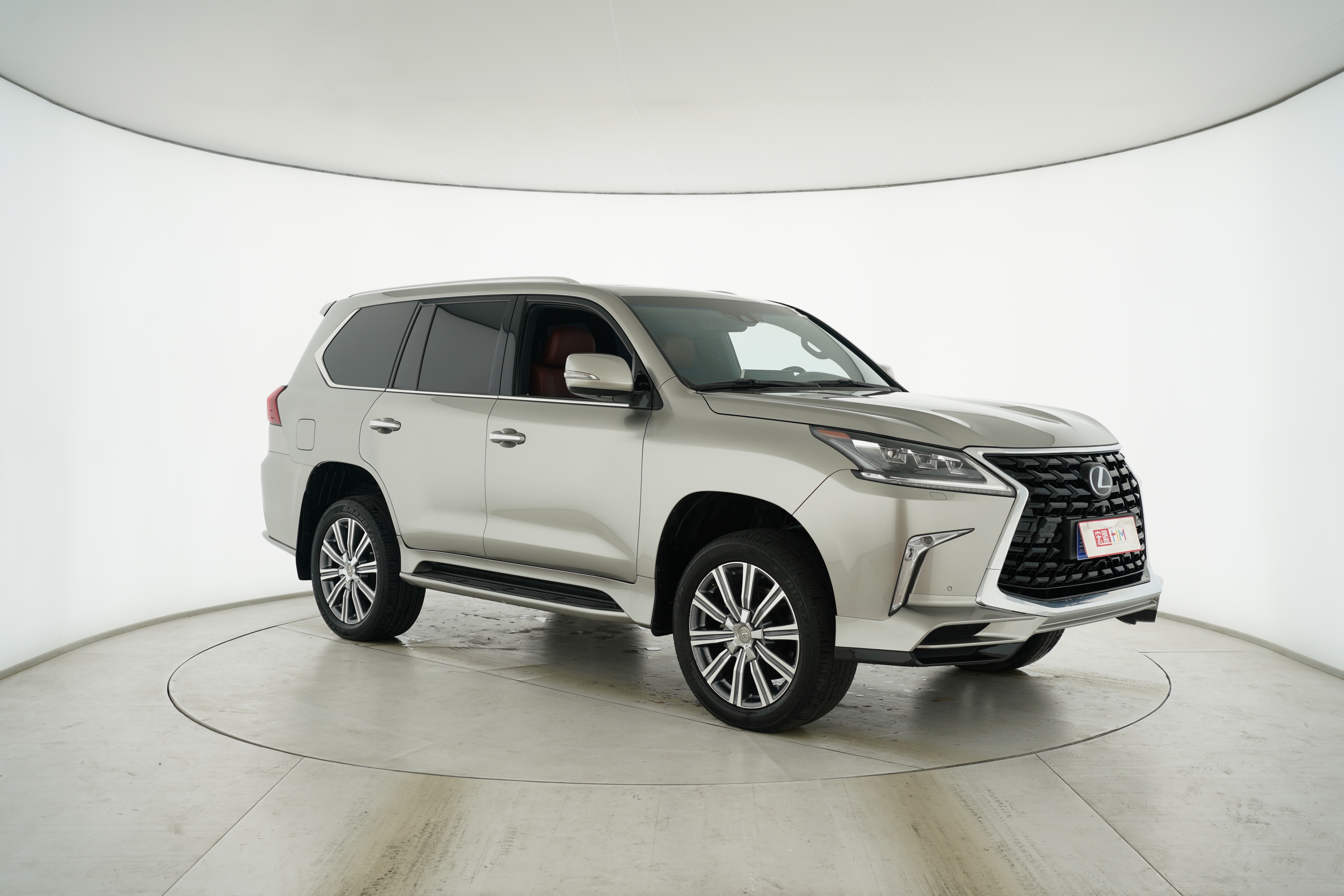 Lexus LX 2017 — фото 10