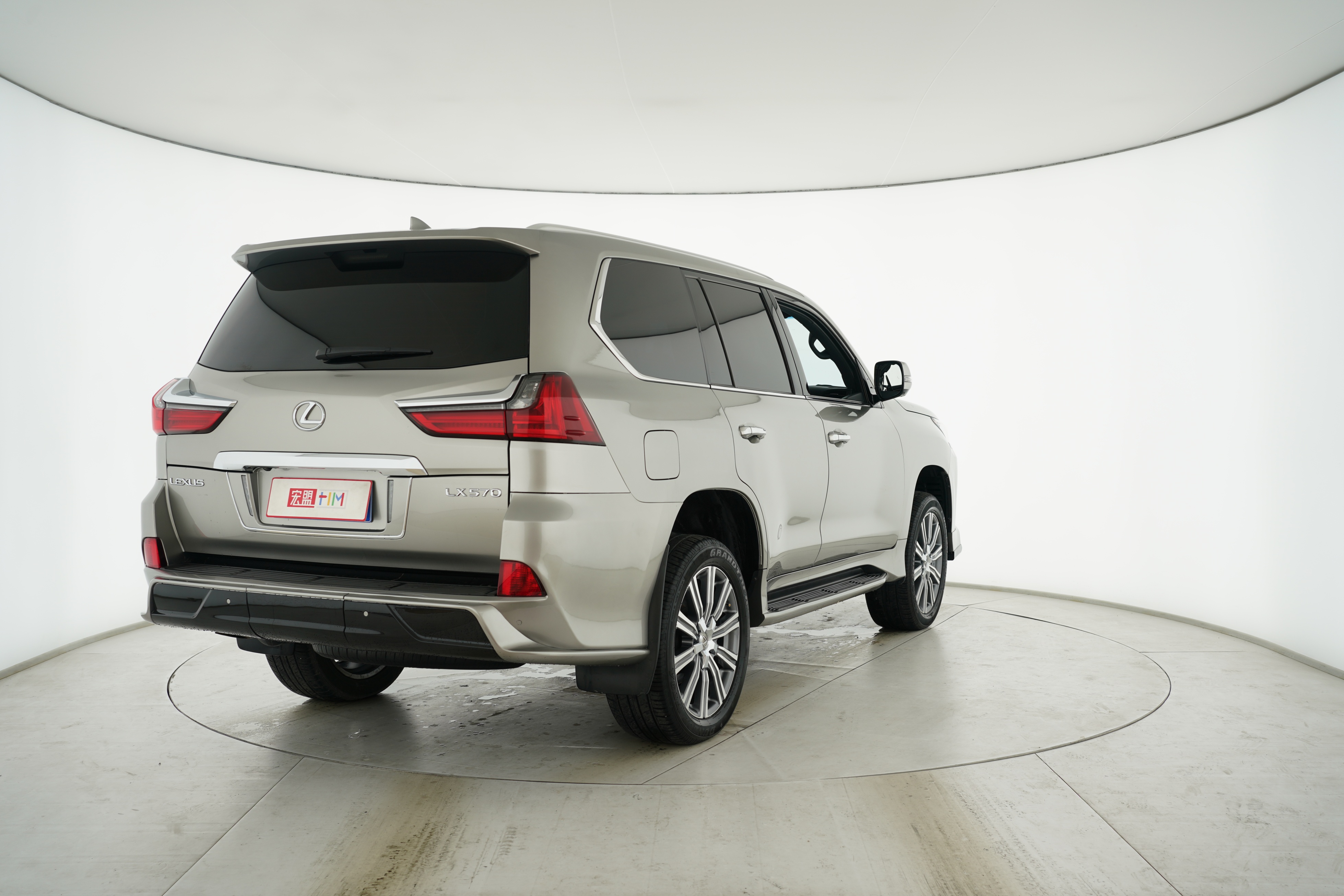 Lexus LX 2017 — фото 13