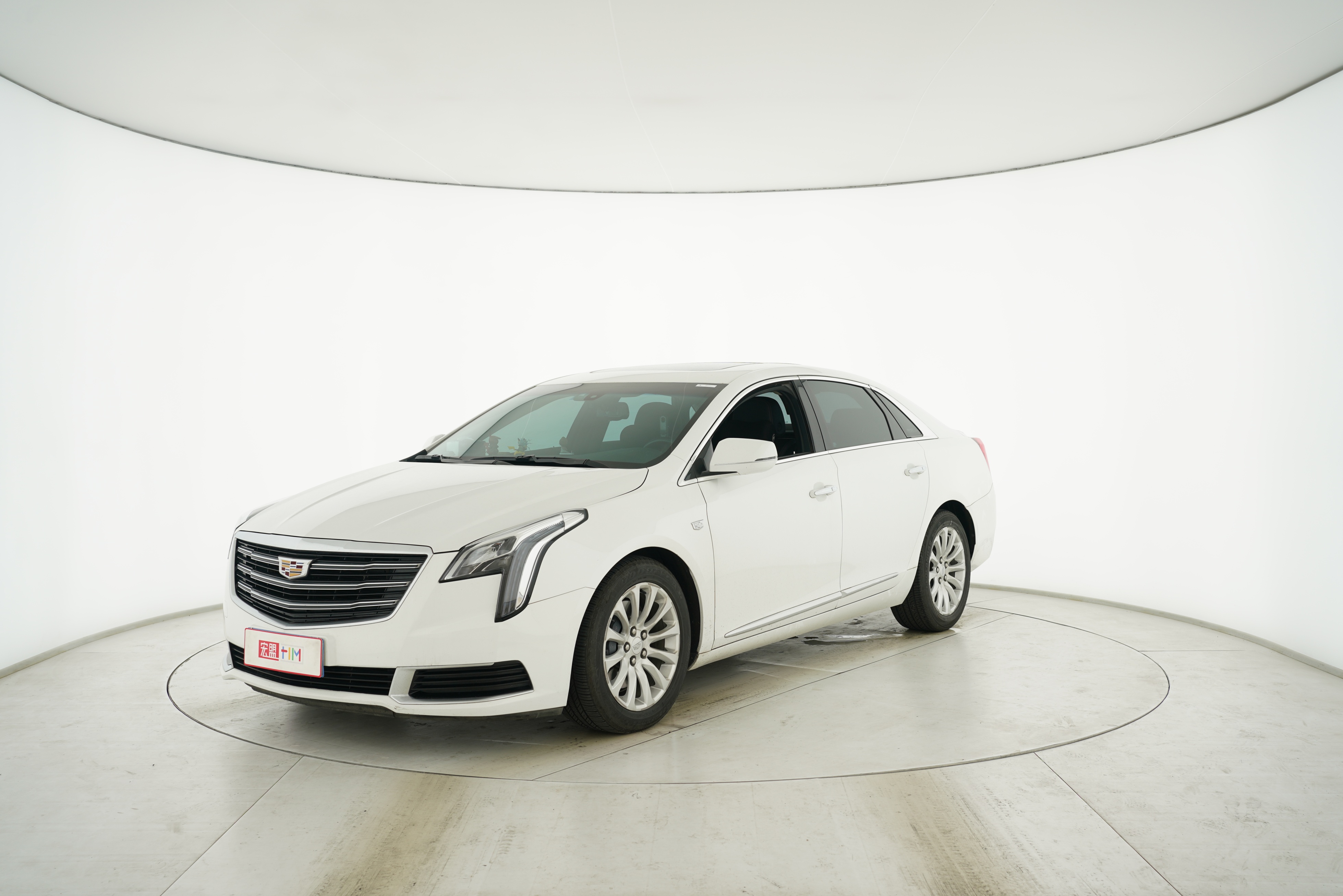 Cadillac XTS 2018 — фото 1